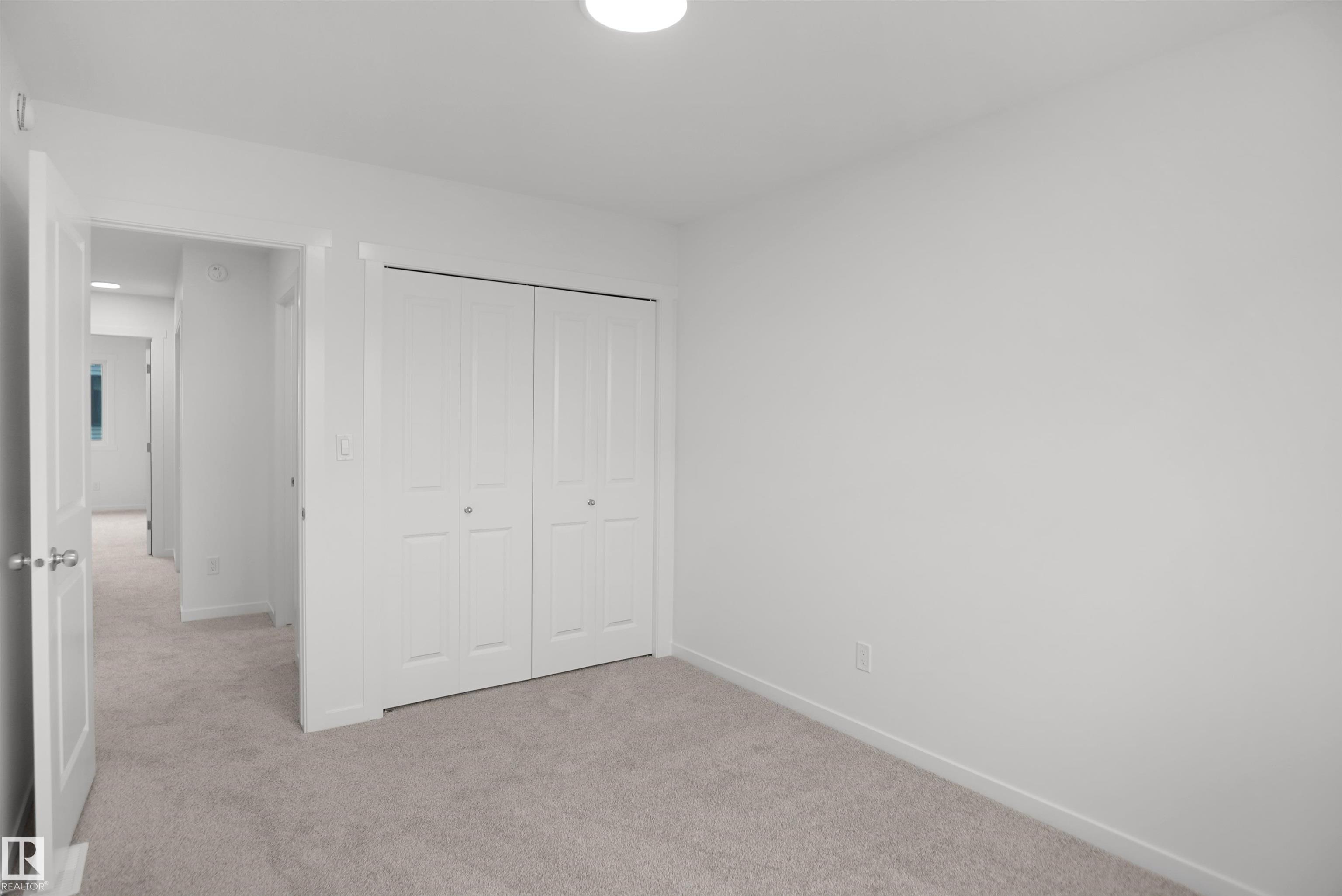 https://zimg.paragon.ice.com/ParagonImages/Property/PM/RAE/225412589/23/0/0/be097ecff7912584719bd973abc3f789/1/5d698e6d3c821ab5a0ec27dce92f5922/225412589-ec9e1882-a05a-4a7b-9fba-babbba02f5a7.JPG