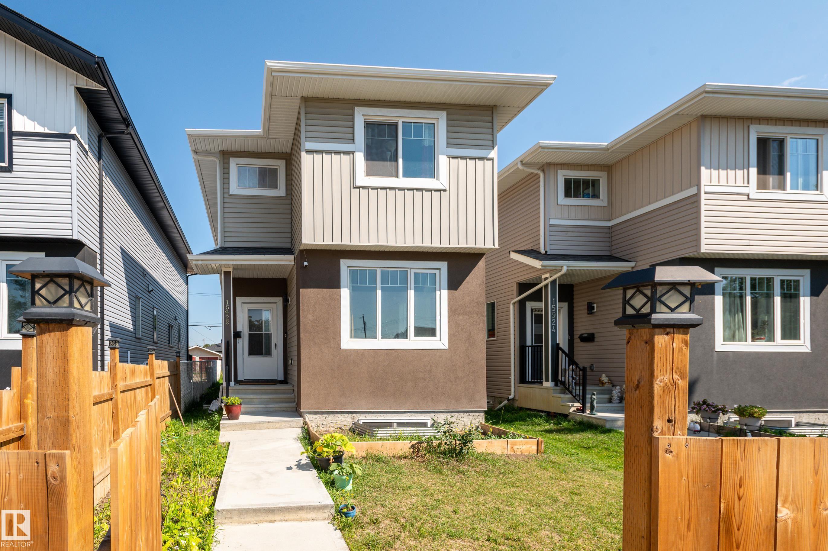 15928 100 Avenue NW, Glenwood, Edmonton
