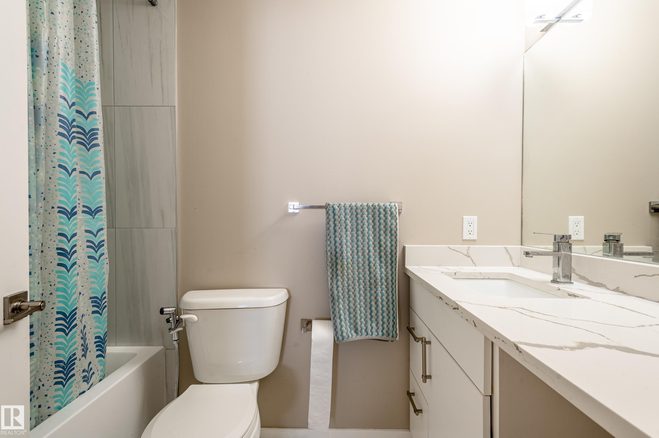 Photo 19 at 15928 100 Avenue NW, Glenwood, Edmonton