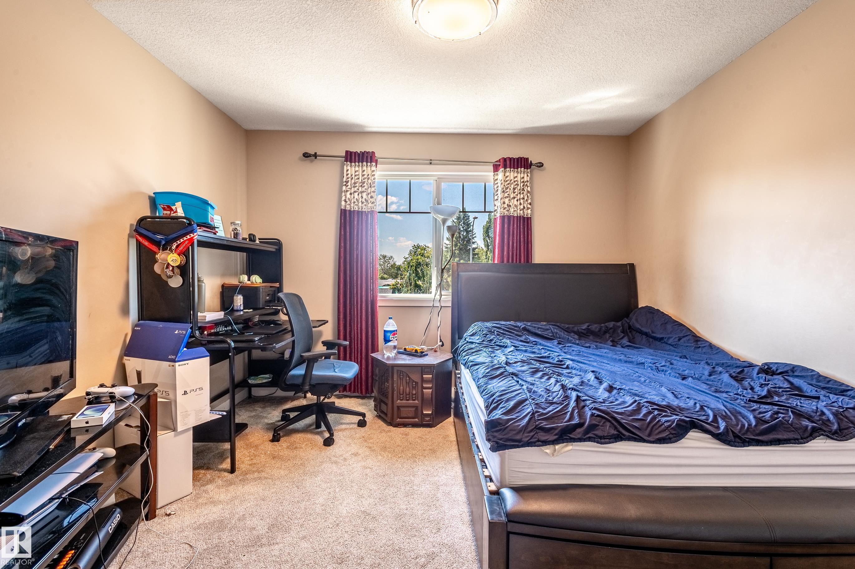 Photo 22 at 15928 100 Avenue NW, Glenwood, Edmonton