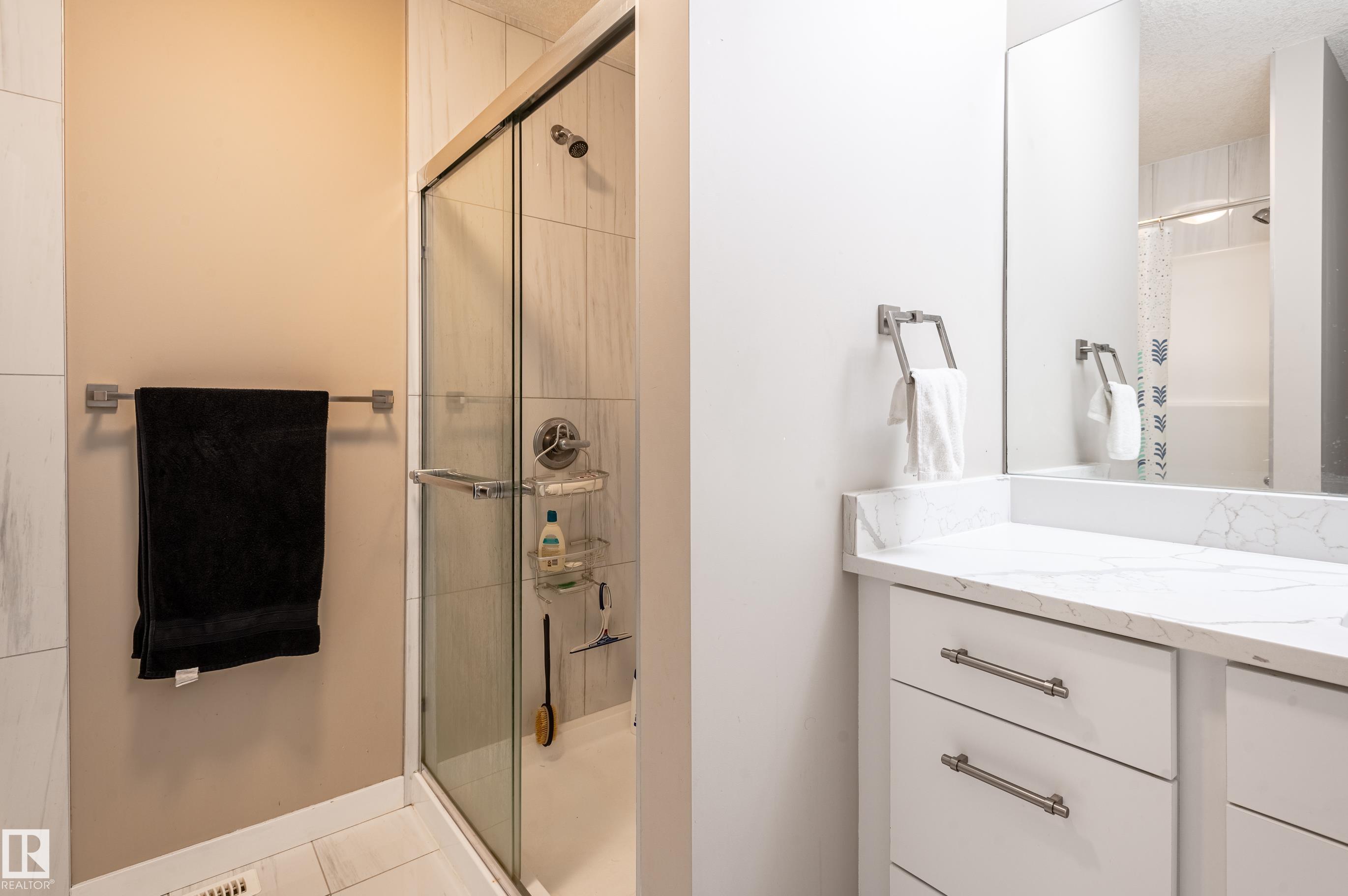 Photo 29 at 15928 100 Avenue NW, Glenwood, Edmonton