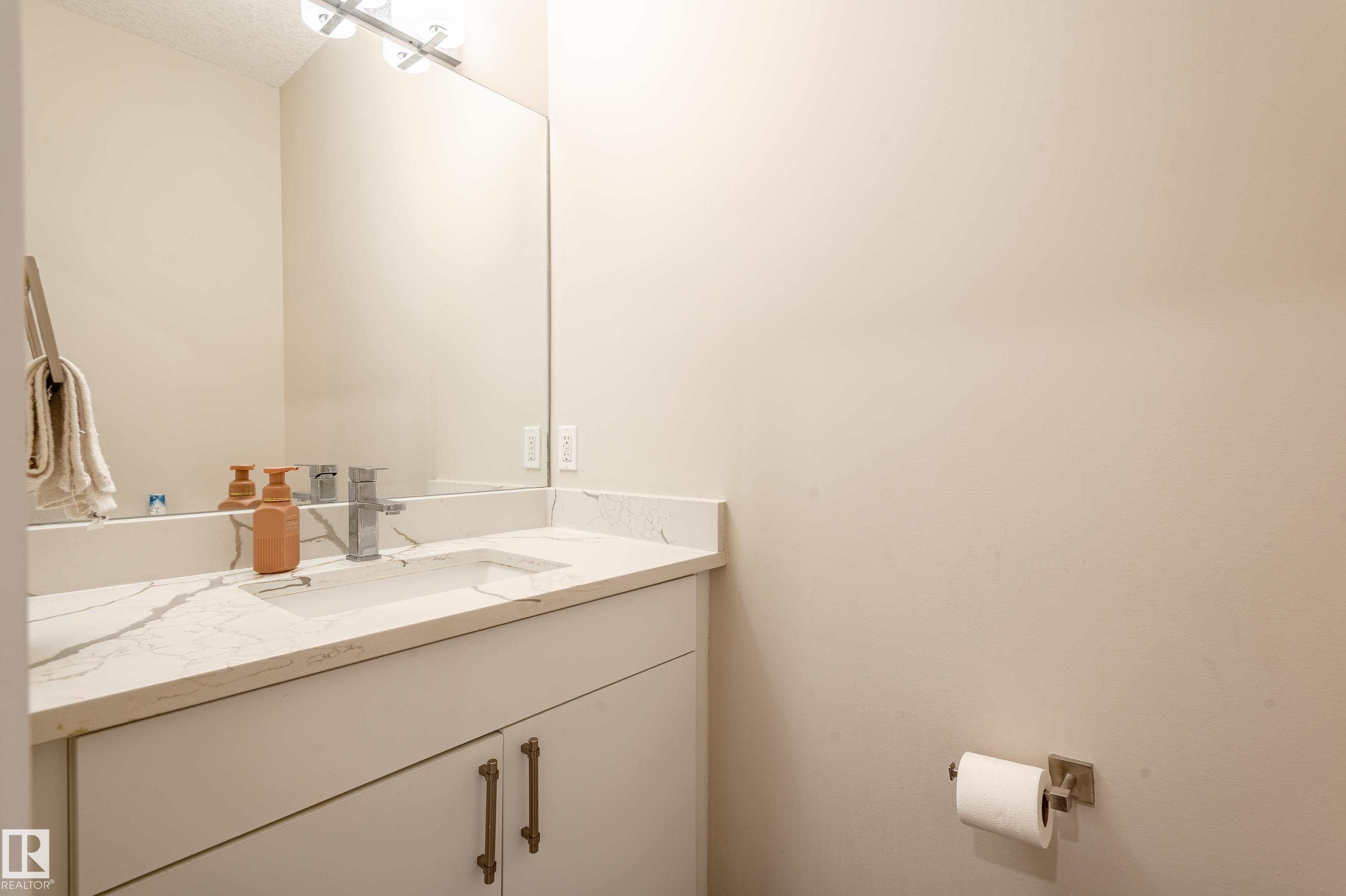 Photo 7 at 15928 100 Avenue NW, Glenwood, Edmonton