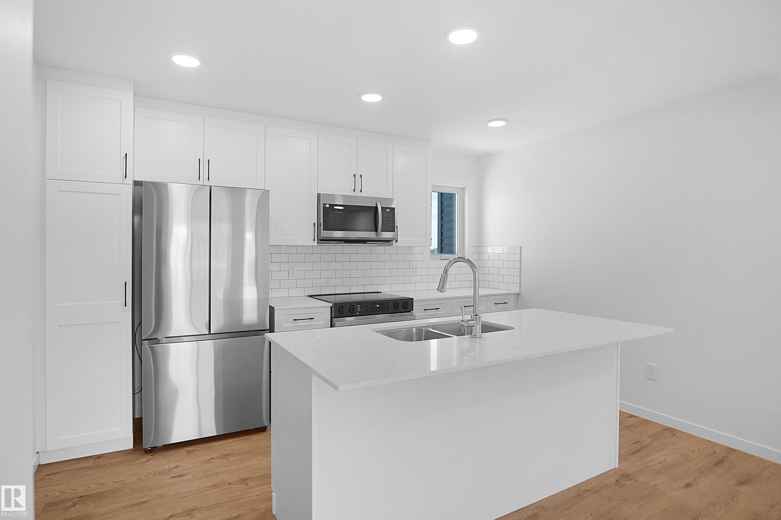 https://zimg.paragon.ice.com/ParagonImages/Property/PM/RAE/225412605/10/0/0/3605020f96fc9c465632cd61fdd607ee/1/d867d6ec8e9a8f36506341ce7c72d9eb/225412605-BA112DDA-5613-45C6-A55C-90E6C1B300F9.JPG