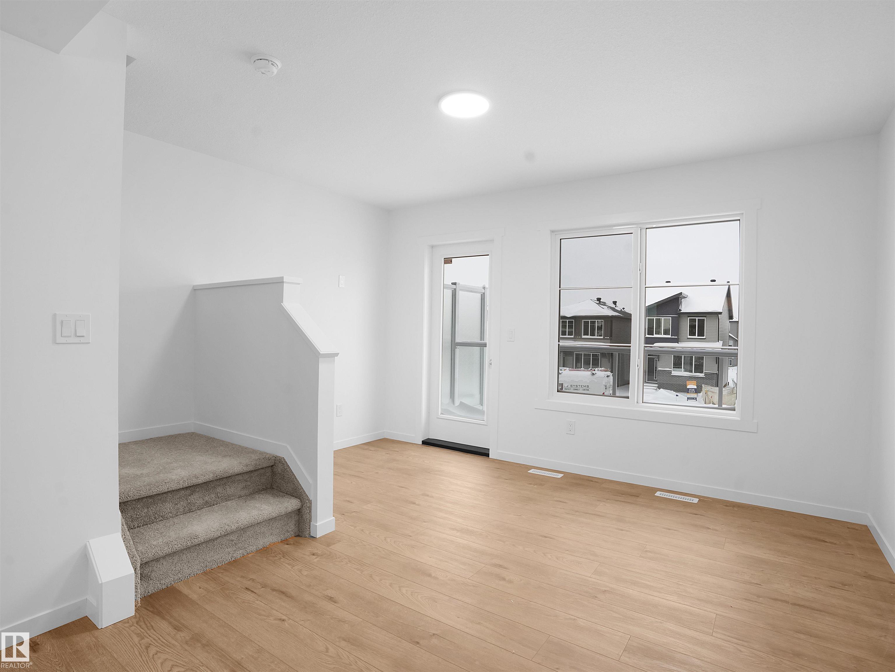 https://zimg.paragon.ice.com/ParagonImages/Property/PM/RAE/225412605/6/0/0/a19851437822b917961d8d1750b40b92/1/d867d6ec8e9a8f36506341ce7c72d9eb/225412605-52960DD9-47A1-44E9-8764-3FA18D72B145.JPG