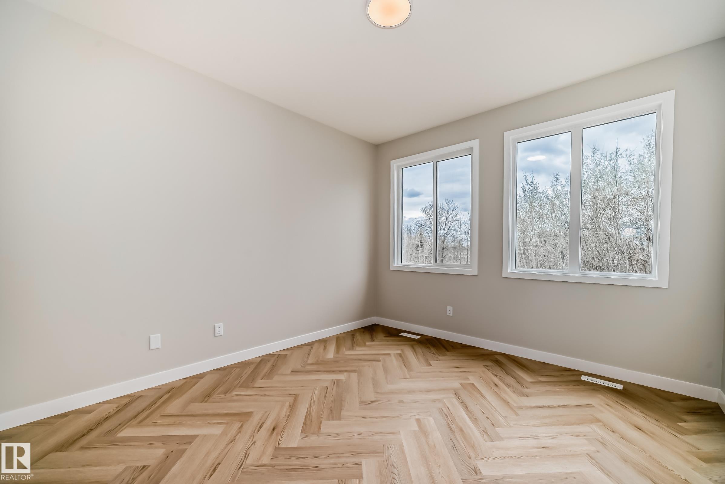 https://zimg.paragon.ice.com/ParagonImages/Property/PM/RAE/225412624/13/0/0/1c4404b942a01dc6ce26e59fbefbebc6/1/e911a193e11406528fef12d085208a84/225412624-cef64649-b96c-4d00-9e1d-89eec08e19bb.JPG