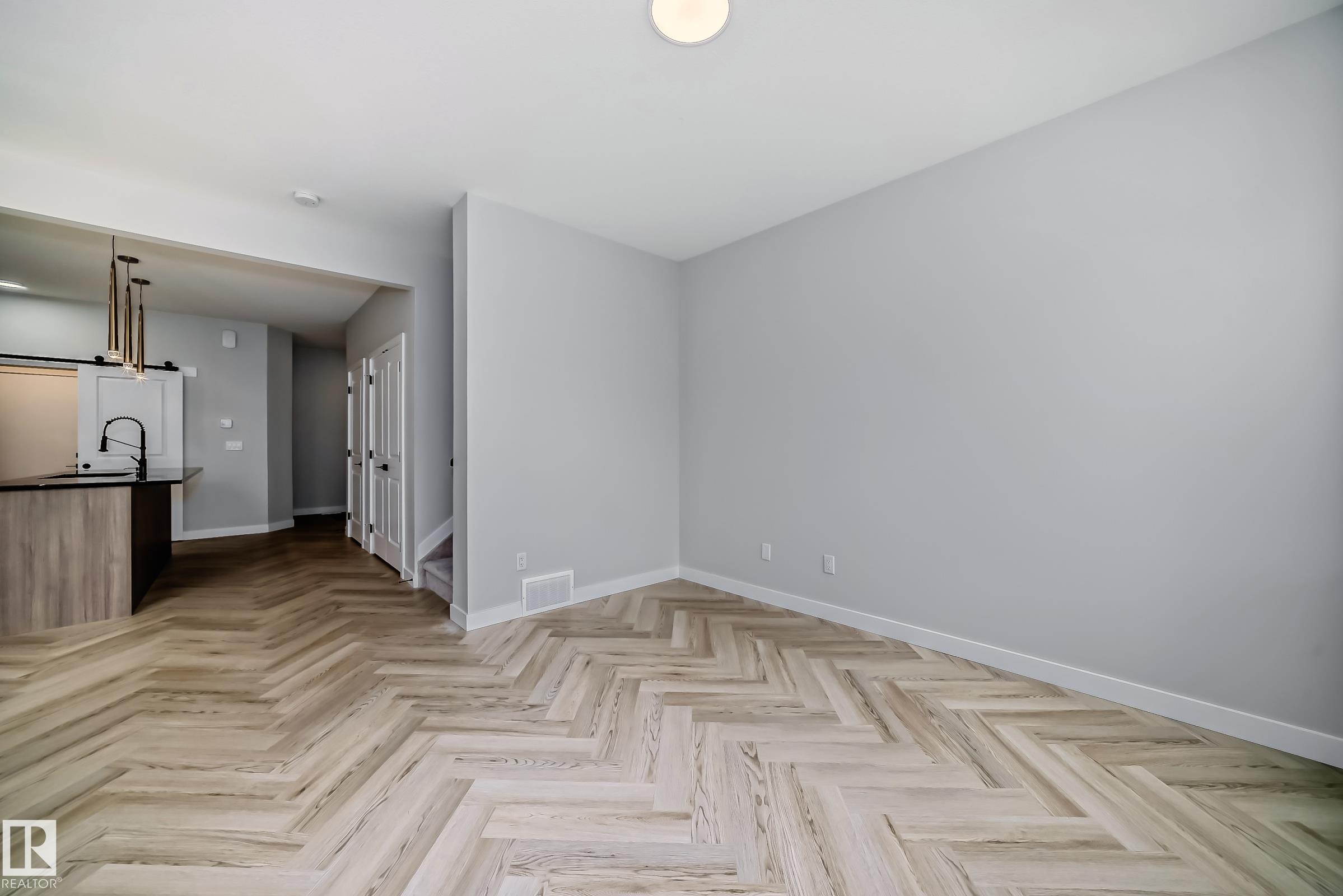 https://zimg.paragon.ice.com/ParagonImages/Property/PM/RAE/225412624/16/0/0/32b92866754b4bd34eff35005359bd8e/1/e911a193e11406528fef12d085208a84/225412624-632840f1-bdfa-47db-bff2-e6bd7c95dab5.JPG