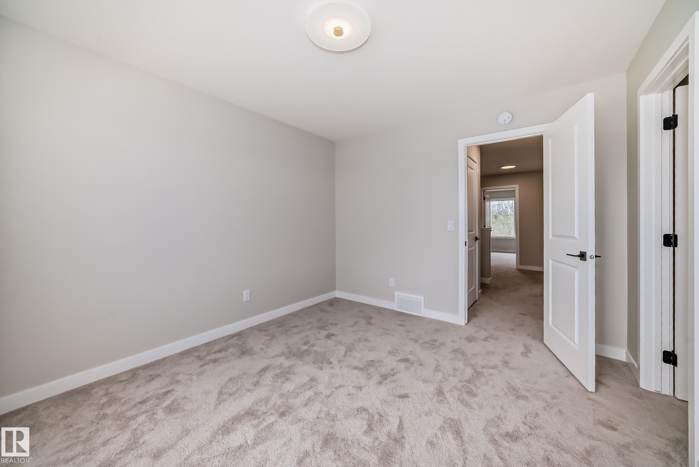 https://zimg.paragon.ice.com/ParagonImages/Property/PM/RAE/225412624/22/0/0/0609b5b8990f784095a19c710a560f3e/1/e911a193e11406528fef12d085208a84/225412624-1d04e78c-d288-48b2-b3ff-7c655a42a75e.JPG