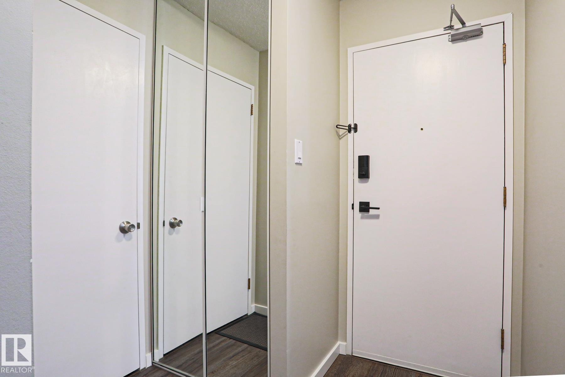 1104 - 9835 113 Street NW, Wîhkwêntôwin, Edmonton