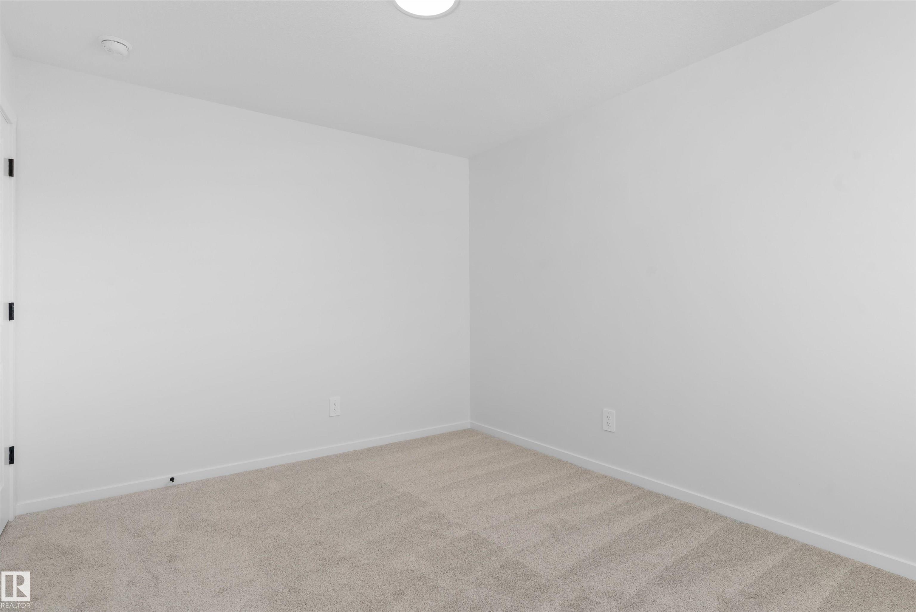 https://zimg.paragon.ice.com/ParagonImages/Property/PM/RAE/225412651/26/0/0/f5f822f597af8fae1ce1bf70d86998df/1/1c36f3f52f72b98506cce4a958ed4a4b/225412651-4b6e0fd2-1e68-4ace-99d2-d3694c43011c.JPG