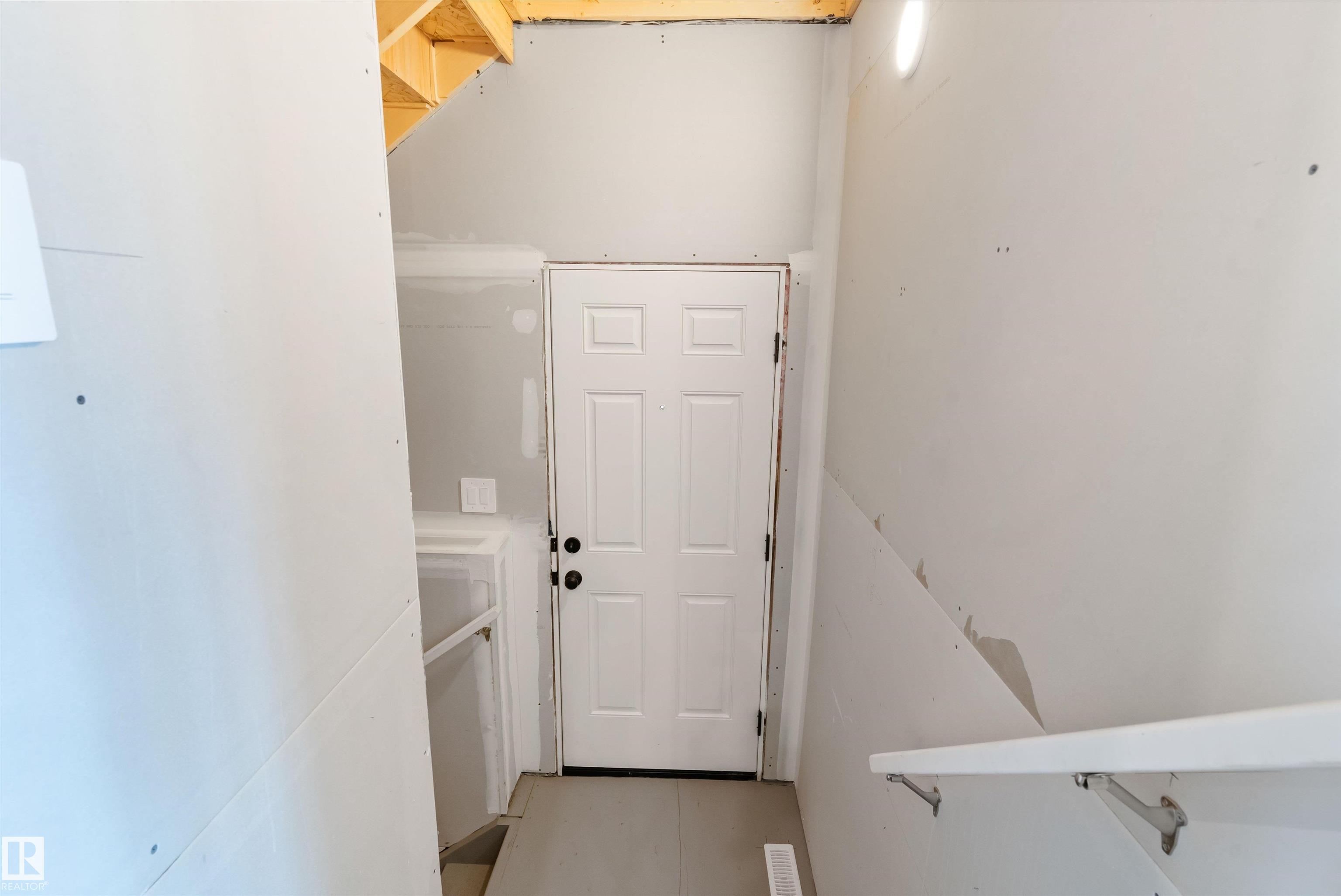 https://zimg.paragon.ice.com/ParagonImages/Property/PM/RAE/225412651/32/0/0/c21d47d79fddba2f8e0d0206a6185c1f/1/1c36f3f52f72b98506cce4a958ed4a4b/225412651-588d6df7-c51f-4ccf-bc4c-533f8bb85f40.JPG