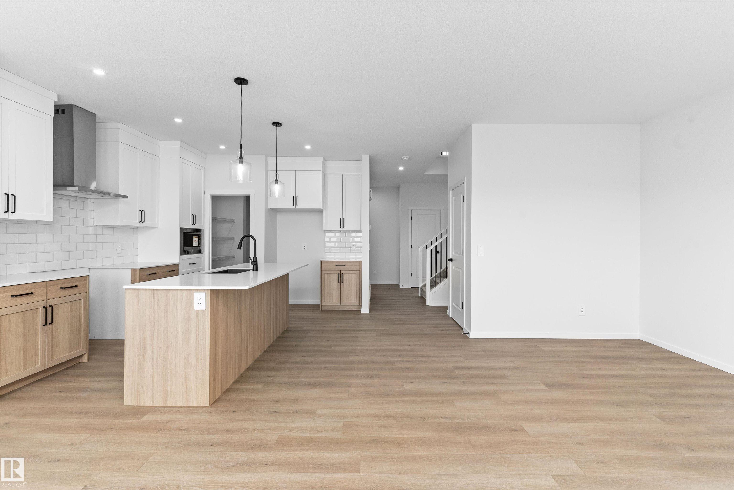 https://zimg.paragon.ice.com/ParagonImages/Property/PM/RAE/225412651/7/0/0/2ca43ed2d08427f11c9da64c26a50fe8/1/1c36f3f52f72b98506cce4a958ed4a4b/225412651-ded7c5b2-ad0e-4808-b3b1-aad542f4aee7.JPG