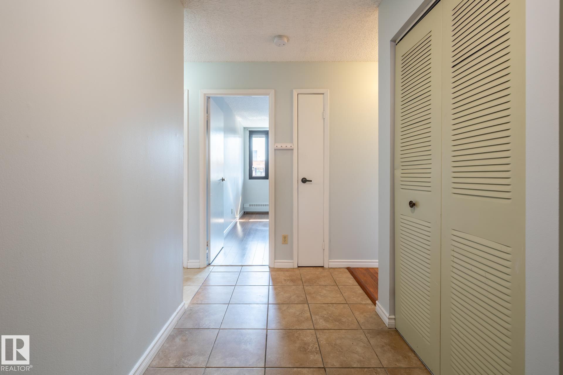 https://zimg.paragon.ice.com/ParagonImages/Property/PM/RAE/225412666/12/0/0/a41ae2ecae179dafa23c685b973a61d3/1/387f2c48e83f68582528b912e89ae886/225412666-24a00616-7676-4169-8a56-190fd7875075.JPG