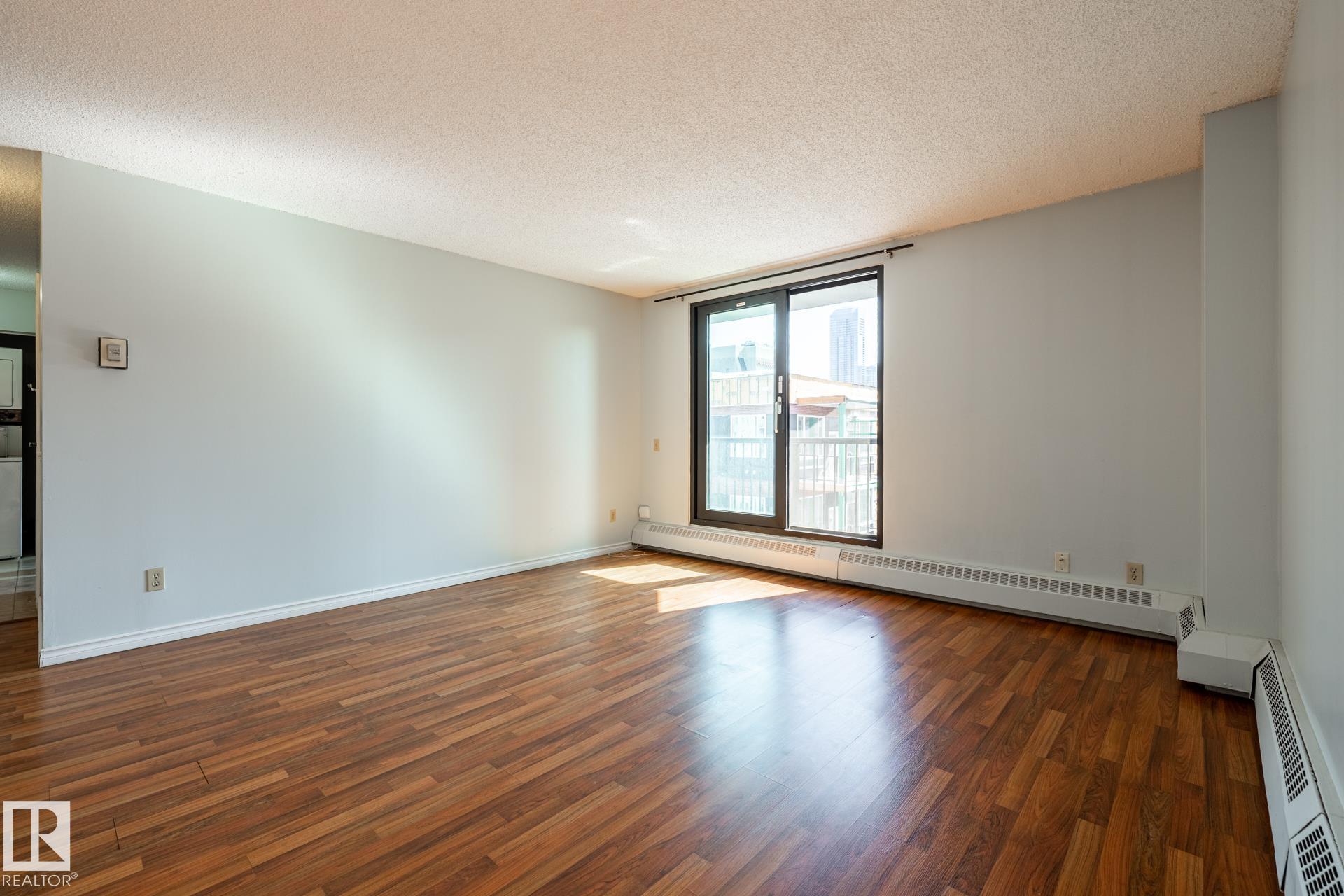 https://zimg.paragon.ice.com/ParagonImages/Property/PM/RAE/225412666/14/0/0/22c9c0c89aaf21cace29f48dcf101cc9/1/387f2c48e83f68582528b912e89ae886/225412666-de76a753-a165-4e9b-84a3-ba8e8aa1d5ae.JPG