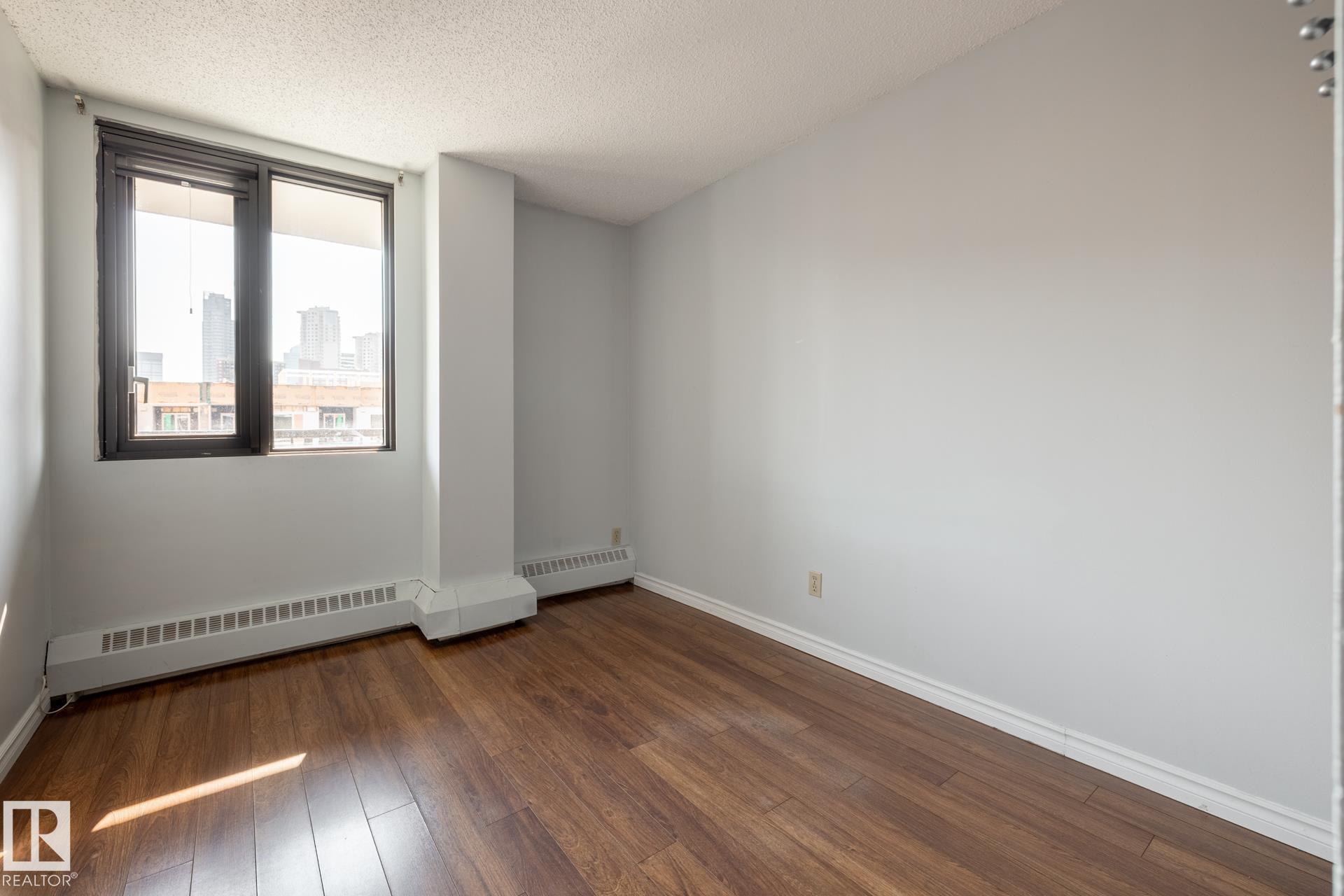 https://zimg.paragon.ice.com/ParagonImages/Property/PM/RAE/225412666/9/0/0/db6b97139da494878aa903139a910c48/1/387f2c48e83f68582528b912e89ae886/225412666-b6356a4f-69bb-4690-ac8d-8134a5e54e93.JPG