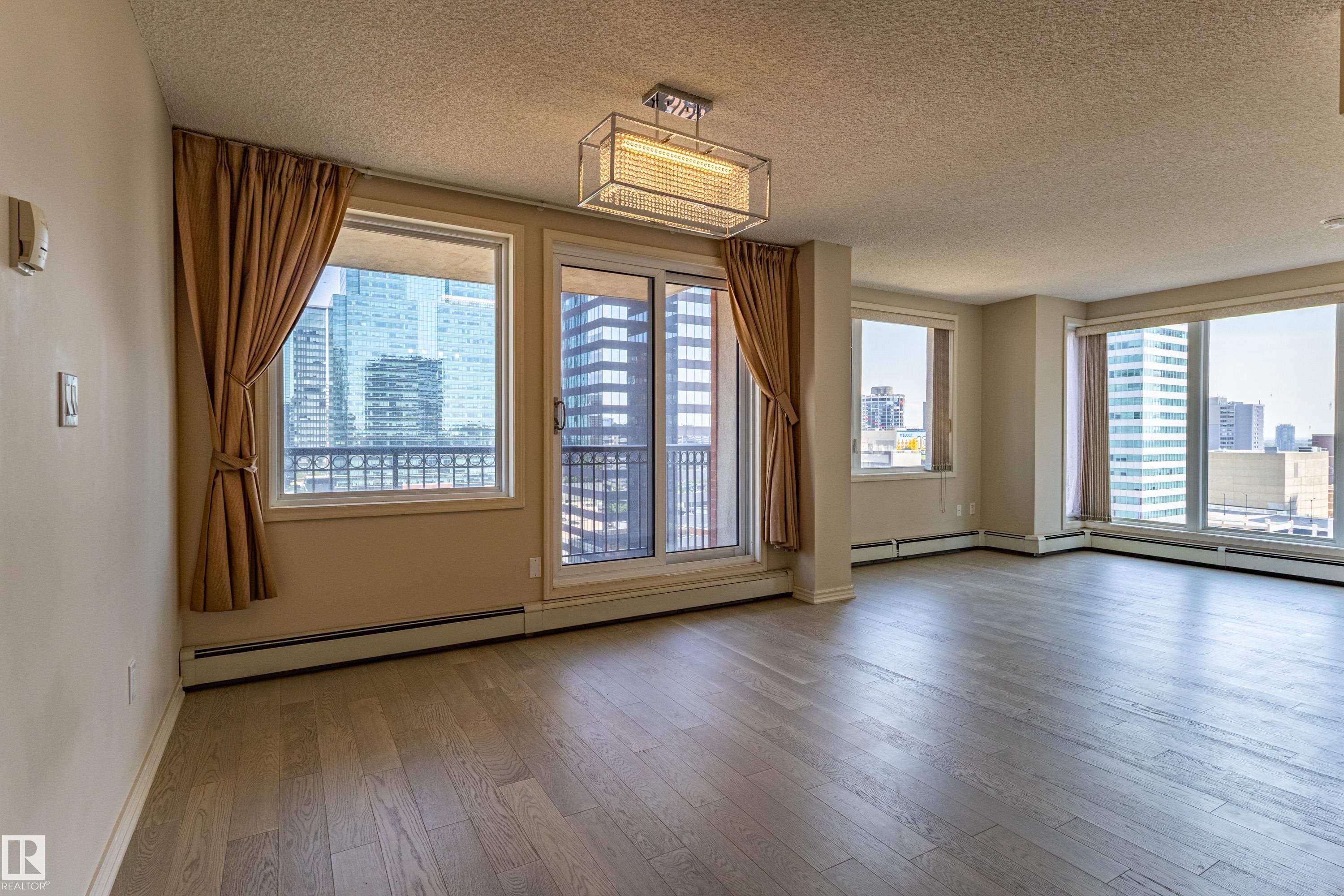 https://zimg.paragon.ice.com/ParagonImages/Property/PM/RAE/225412688/6/0/0/dc7264131b29e1b237d068f61c027f0d/1/f87b6f95a004d912d5de8f76546e88b1/225412688-c73635b3-2c75-4695-a624-761d200281a6.JPG