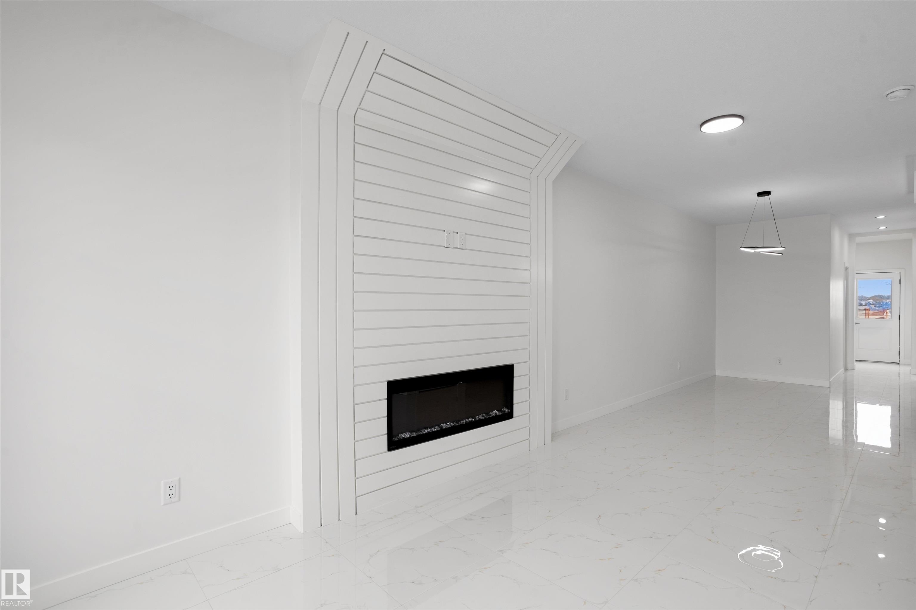715 30 Street SW, Alces, Edmonton