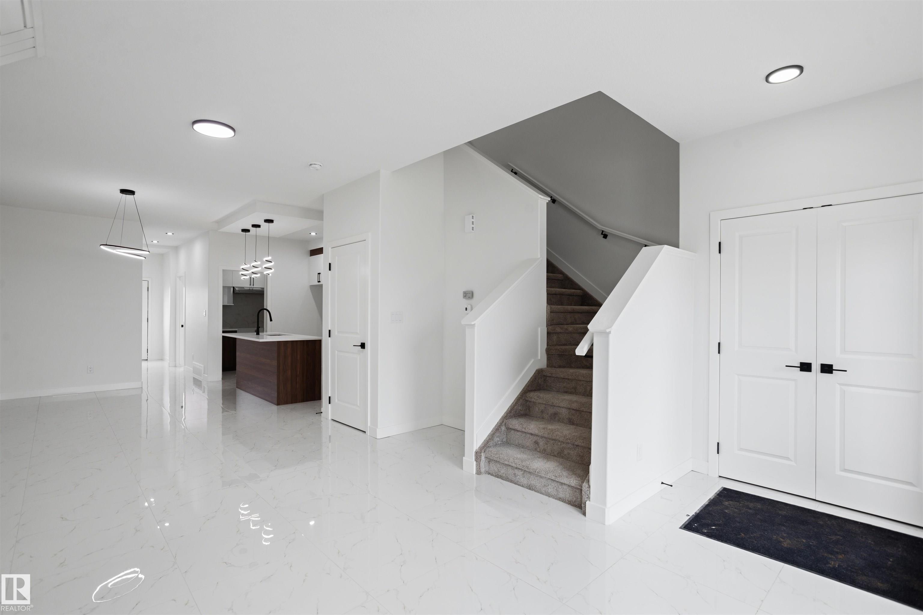 Photo 6 at 715 30 Street SW, Alces, Edmonton