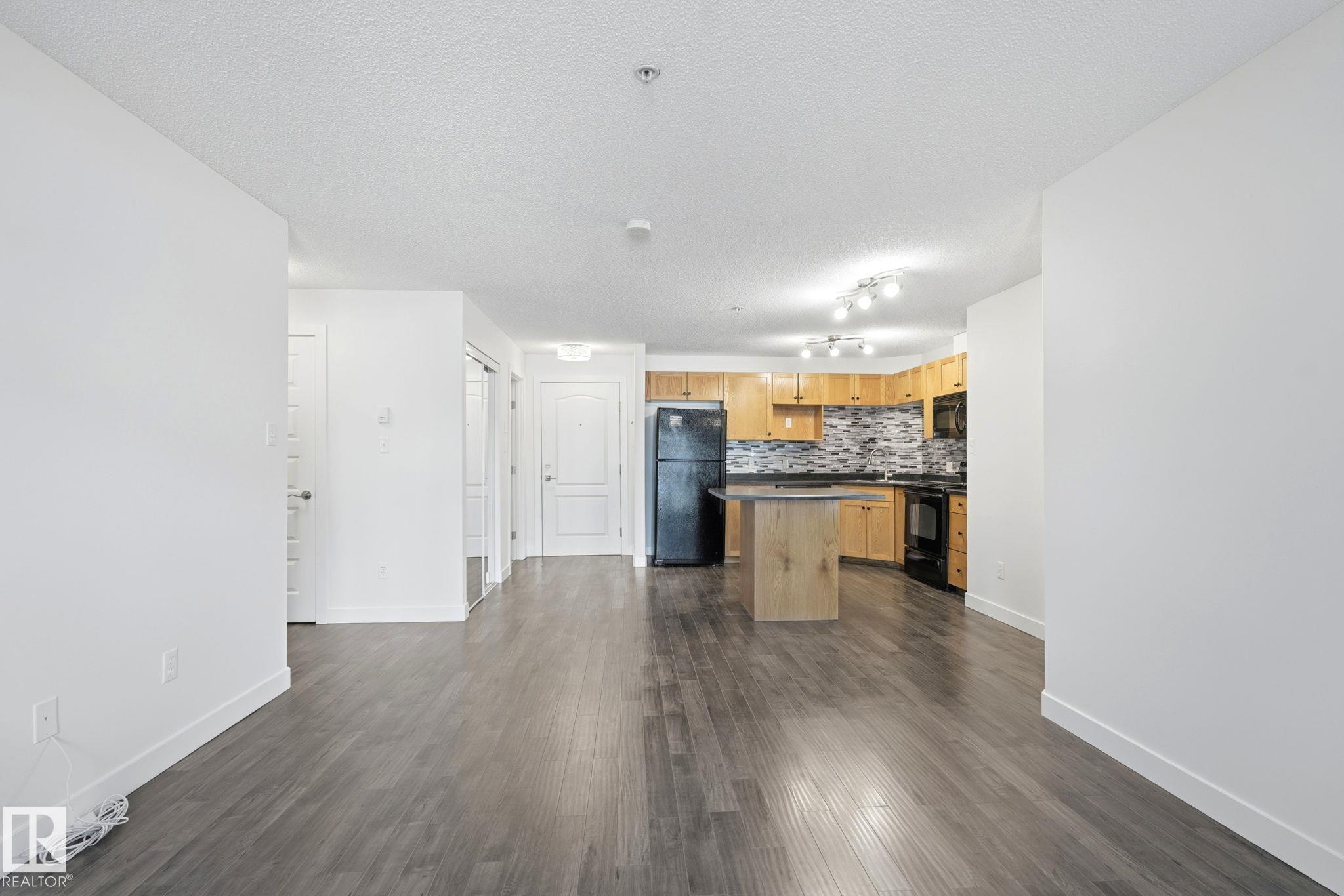 https://zimg.paragon.ice.com/ParagonImages/Property/PM/RAE/225412720/10/0/0/d595d5d5d4660a1ee838beaf92111254/1/71e6a554dd8e39cc47b16848bddd4795/225412720-81752183-78e0-4402-8ee8-71ab94d82f13.JPG
