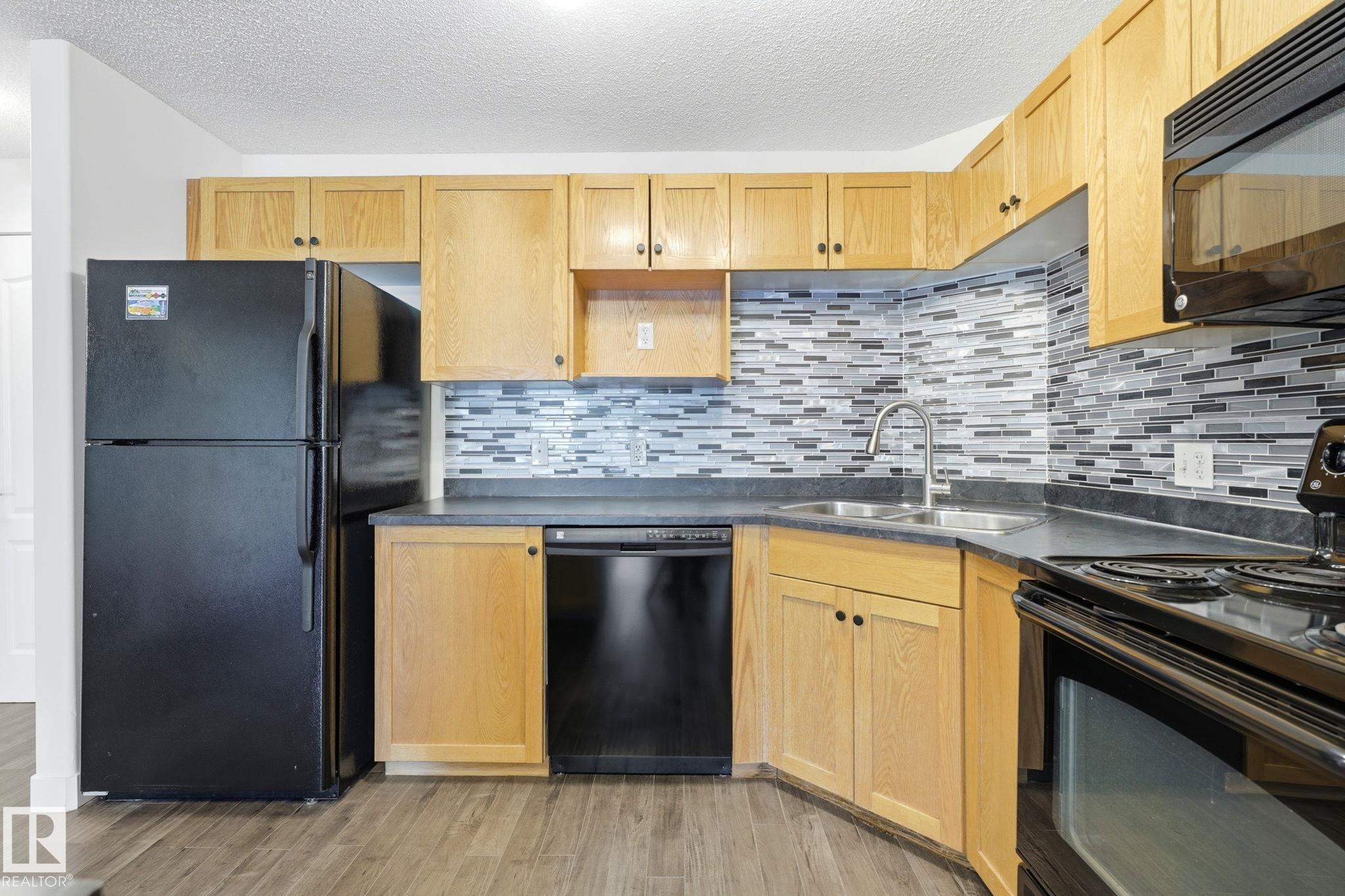 https://zimg.paragon.ice.com/ParagonImages/Property/PM/RAE/225412720/9/0/0/f9e7a35bfcb445e02994ec89888804ca/1/71e6a554dd8e39cc47b16848bddd4795/225412720-17a36fa6-216b-4d46-a885-d2ba7e33a84f.JPG