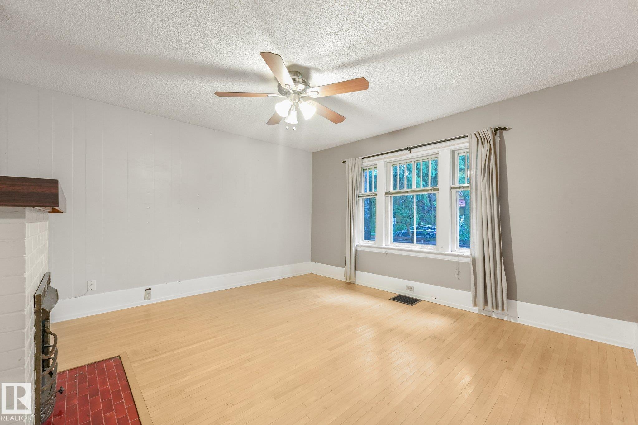 https://zimg.paragon.ice.com/ParagonImages/Property/PM/RAE/225412721/15/0/0/8a3ec3813b6a37b388f4881877cf7ca2/1/57893d89b5704fb46bb194b0eb8a9f64/225412721-8b902d0f-969f-47ed-ad70-785158f105c7.JPG