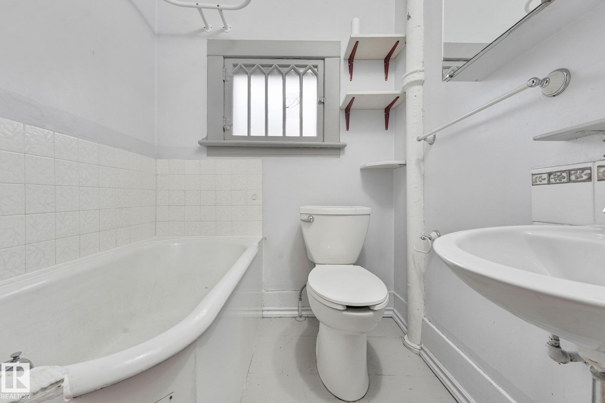 https://zimg.paragon.ice.com/ParagonImages/Property/PM/RAE/225412721/31/0/0/ac59620a6fba5015bfaf330402b9f86b/1/57893d89b5704fb46bb194b0eb8a9f64/225412721-fb9382d8-064d-47f9-a43a-62f892d549c9.JPG