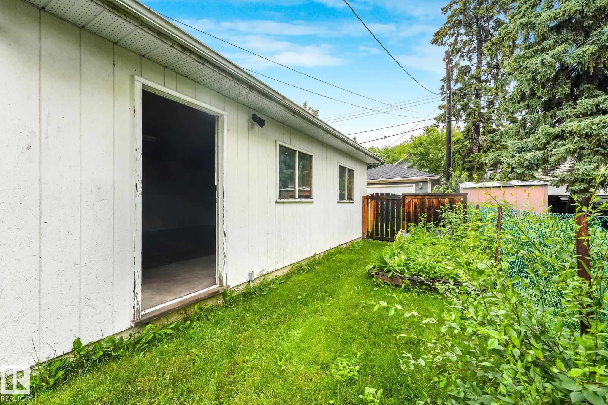 https://zimg.paragon.ice.com/ParagonImages/Property/PM/RAE/225412721/6/0/0/0ff363f06030445b11d0b03424fd1c23/1/57893d89b5704fb46bb194b0eb8a9f64/225412721-40d83656-9c86-4446-9f33-5601f292c61e.JPG