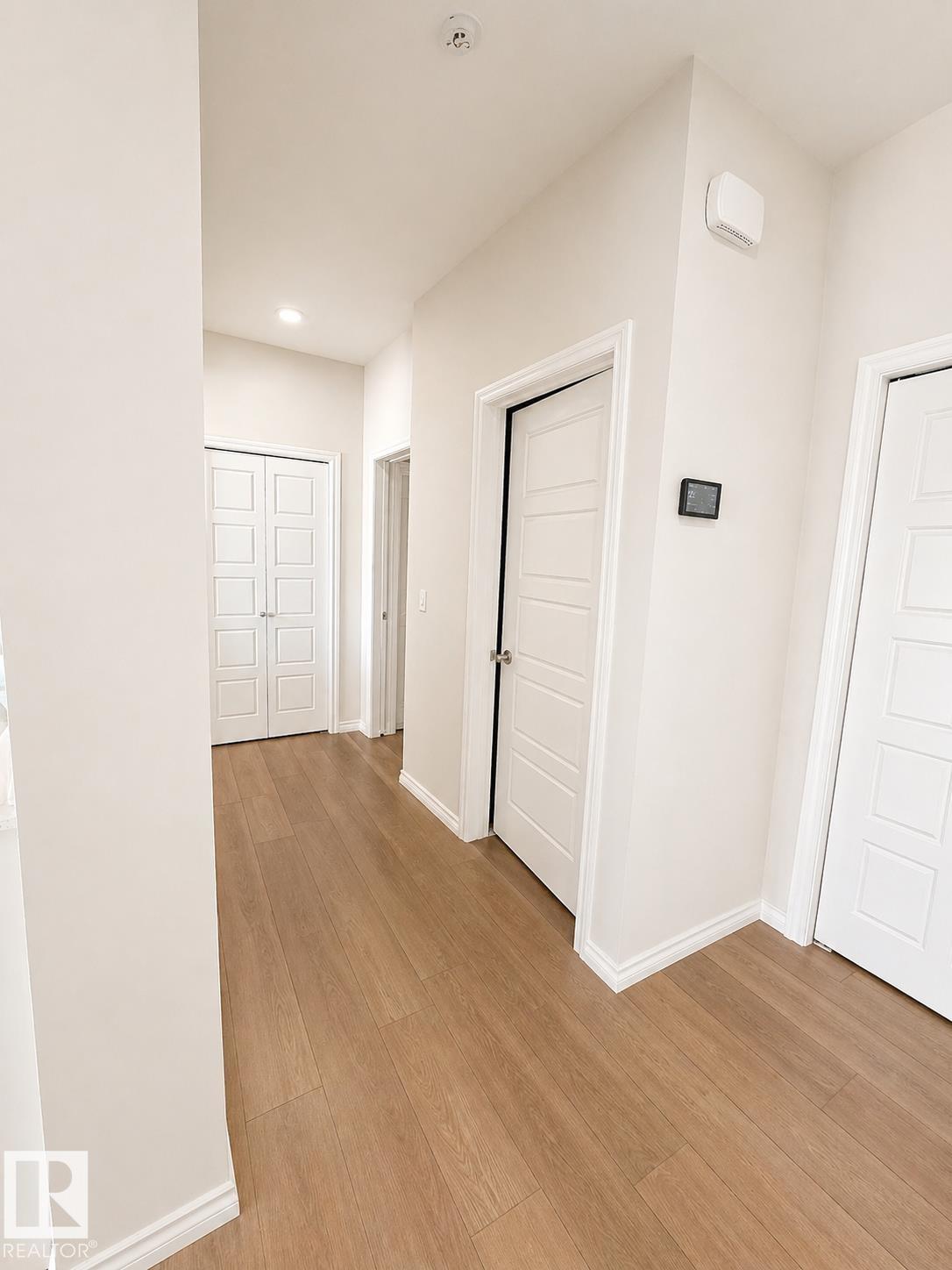 https://zimg.paragon.ice.com/ParagonImages/Property/PM/RAE/225412729/6/0/0/d86a702bed6bc1947b0c17615f133113/1/e6c3c2e9bcb9843778ace386d8fa49e7/225412729-a6d0d38c-d3c4-46fe-b22c-8408d7126160.JPG