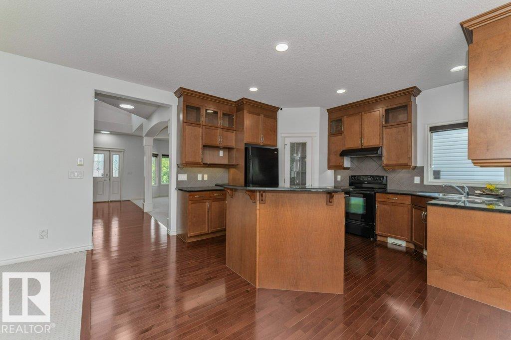 Photo 14 at 2827 Terwillegar Wynd NW, South Terwillegar, Edmonton
