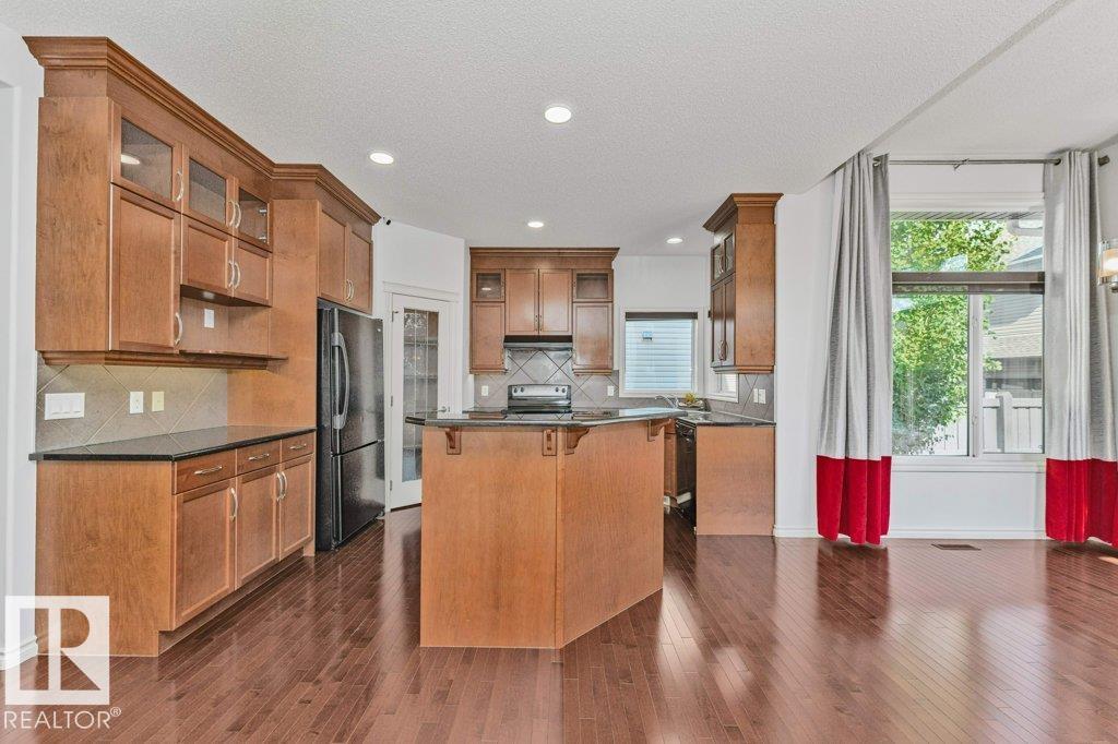 Photo 15 at 2827 Terwillegar Wynd NW, South Terwillegar, Edmonton