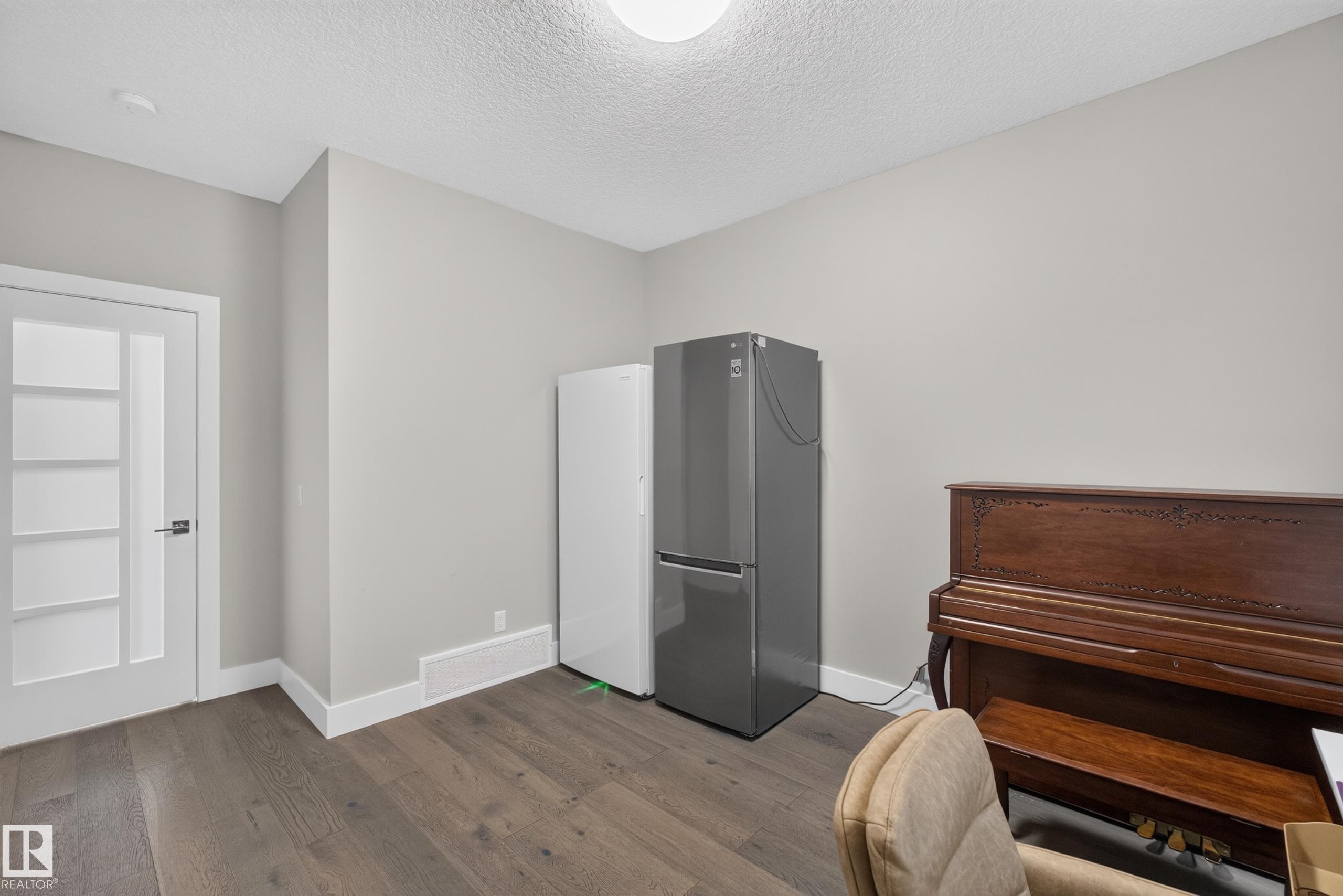 Photo 14 at 21912 80 Avenue NW, Rosenthal, Edmonton