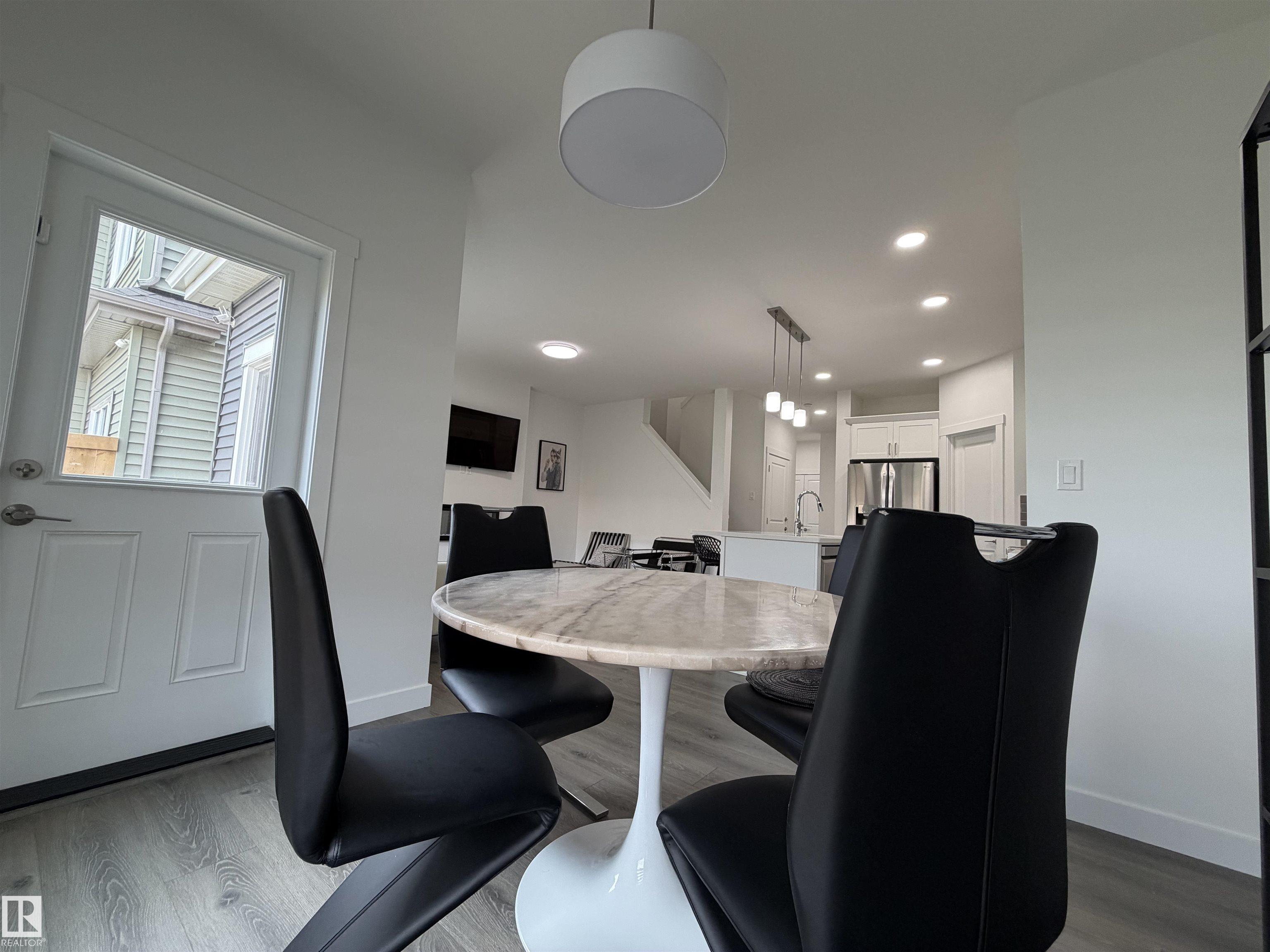 https://zimg.paragon.ice.com/ParagonImages/Property/PM/RAE/225412818/13/0/0/ce99a8d0789597a747f058b0d5d7693c/1/8b3f95475dece841dda0a410b041d398/225412818-B431431D-008C-417E-90BB-99C59E596256.JPG