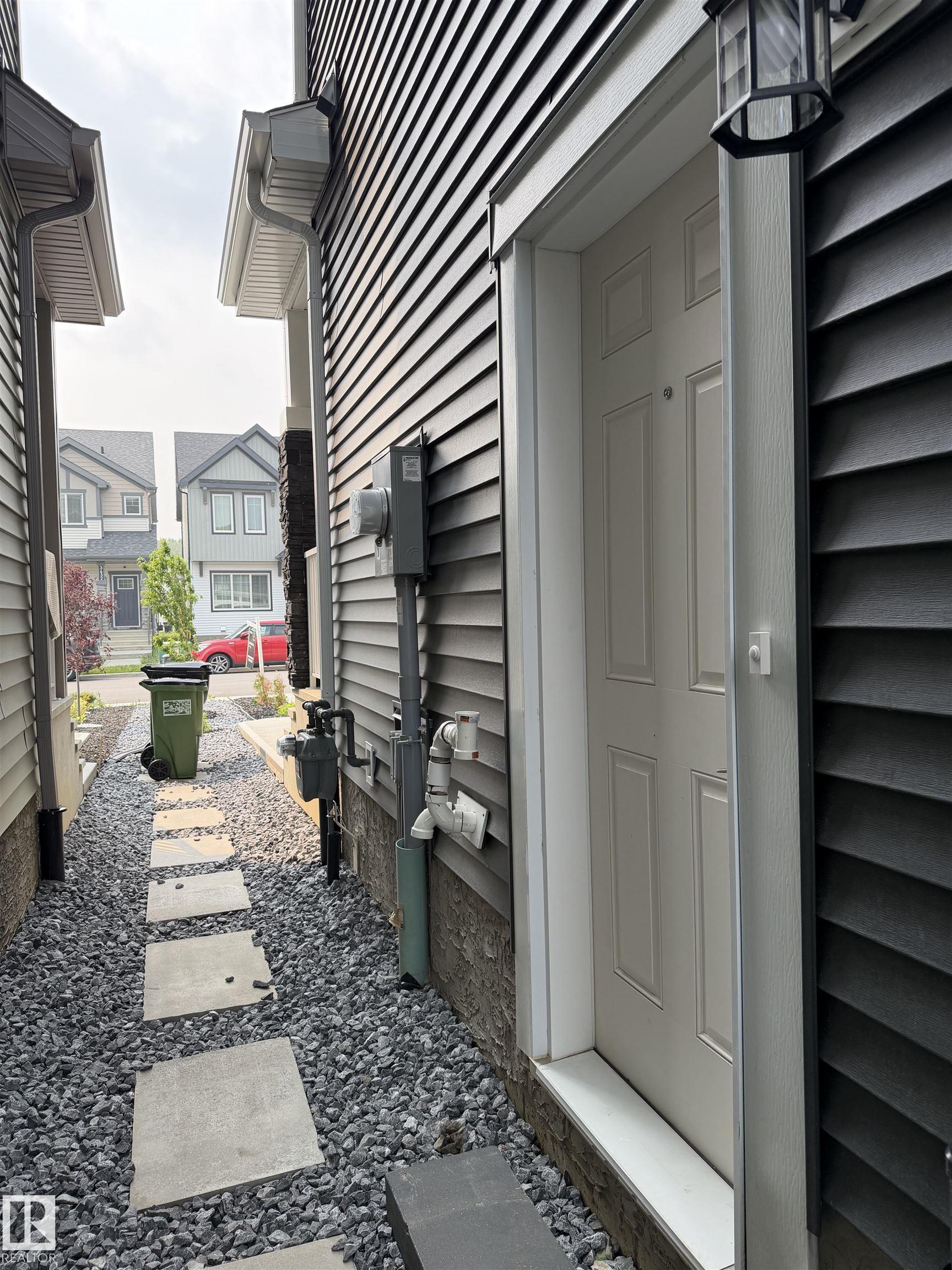 https://zimg.paragon.ice.com/ParagonImages/Property/PM/RAE/225412818/45/0/0/1b77707f988059ad9ae5a05f0673265f/1/8b3f95475dece841dda0a410b041d398/225412818-f2d25e68-f38b-438a-b3c3-1c6cfd7a1834.JPG