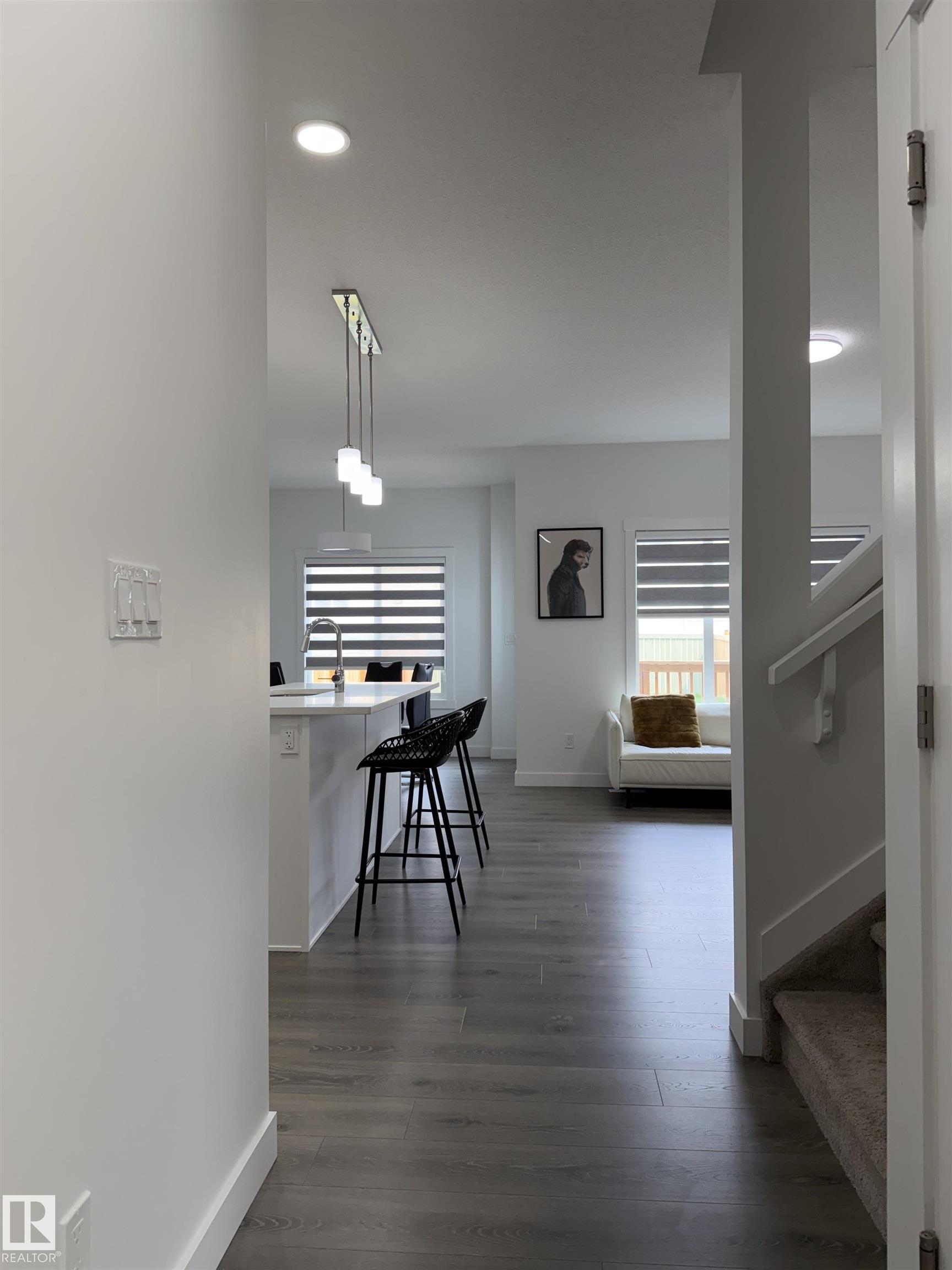 https://zimg.paragon.ice.com/ParagonImages/Property/PM/RAE/225412818/8/0/0/94e9f5abb0d3d79446847c02d84138de/1/8b3f95475dece841dda0a410b041d398/225412818-DA624812-C187-405B-B020-8466A55E2982.JPG