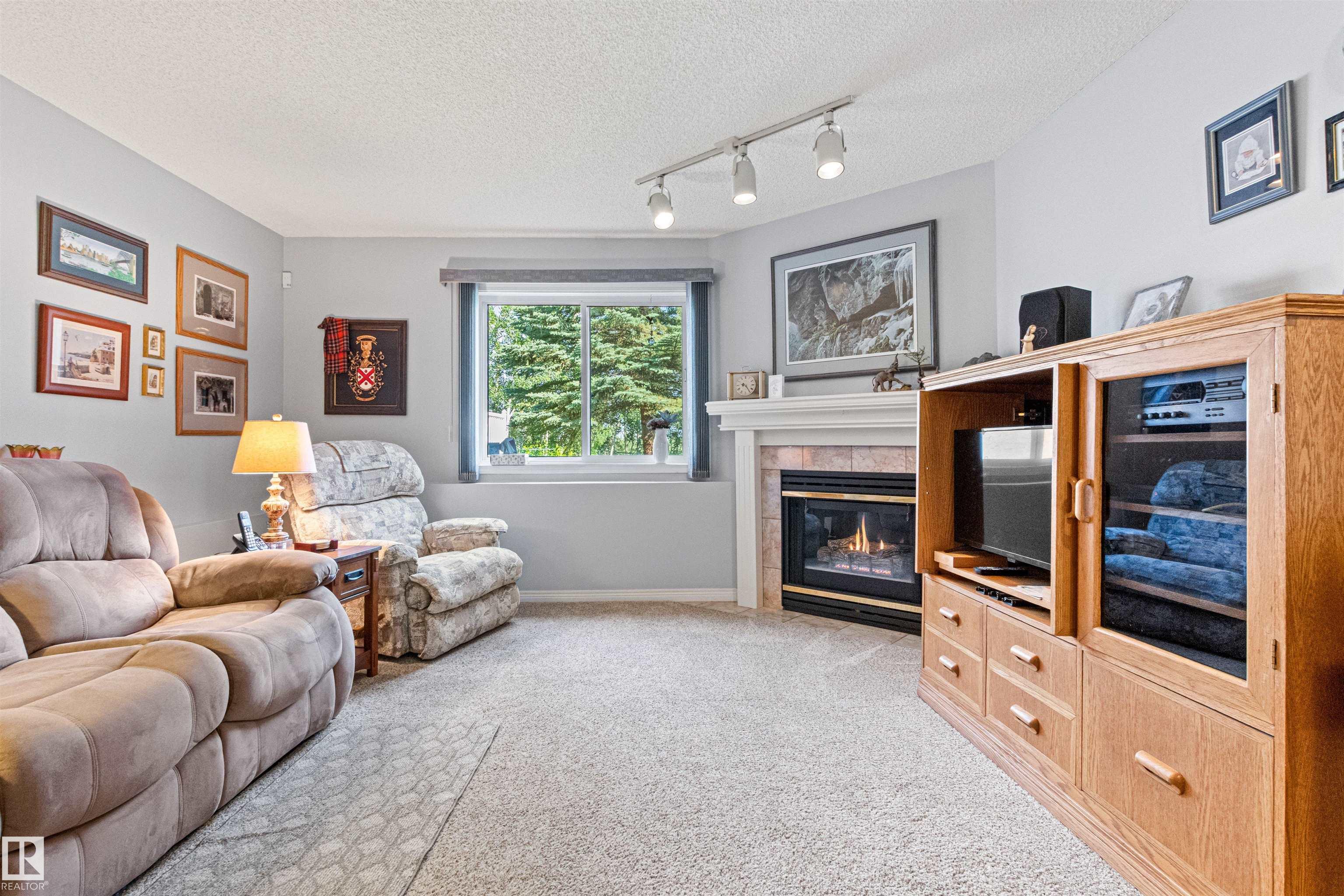 Photo 16 at 12 - 64 Blackburn Drive W SW, Blackburne, Edmonton