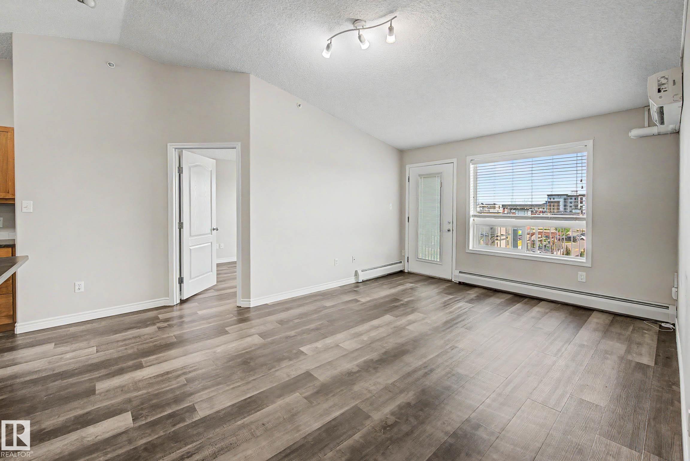 https://zimg.paragon.ice.com/ParagonImages/Property/PM/RAE/225412859/14/0/0/6dc7128fa5f0cb7f7ab29c79fcfe2610/1/3a90c88bbf856591ee8707b083f435f2/225412859-61aa98a3-0a9f-433a-89ac-6119db14b95a.JPG