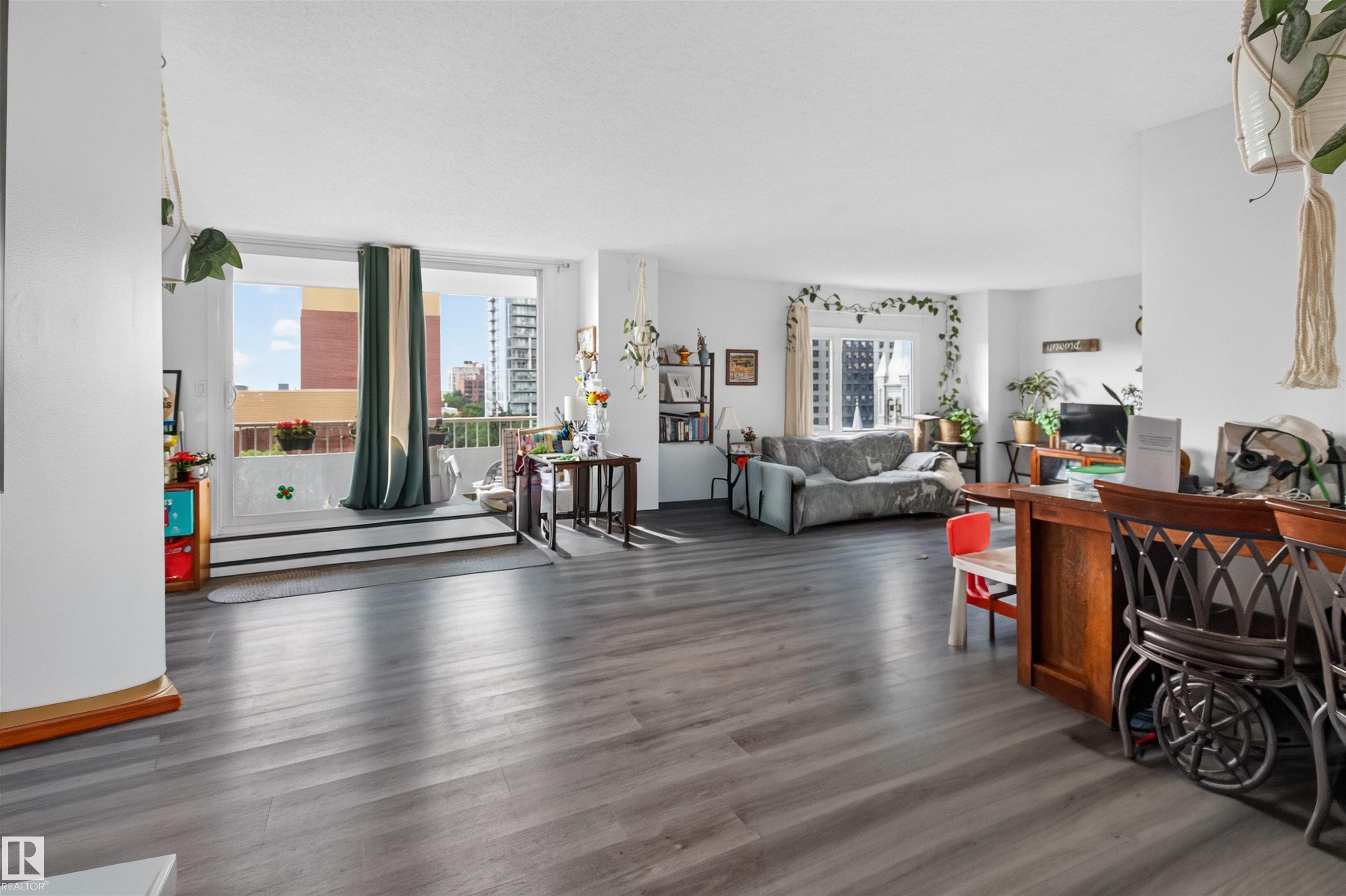 Photo 6 at 703 - 9909 110 Street NW, Wîhkwêntôwin, Edmonton