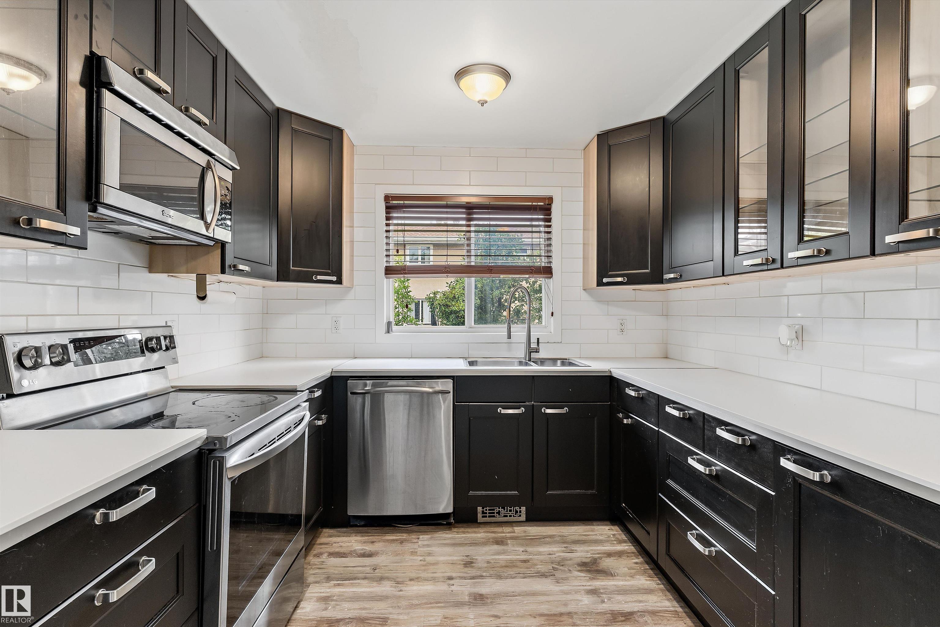Photo 14 at 10930 Beaumaris Road NW, Lorelei, Edmonton