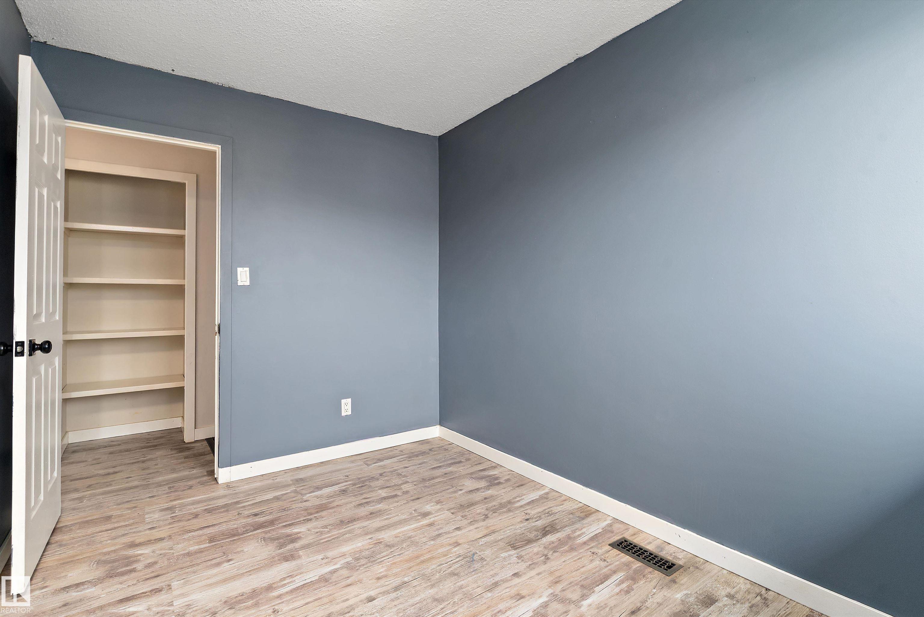Photo 20 at 10930 Beaumaris Road NW, Lorelei, Edmonton