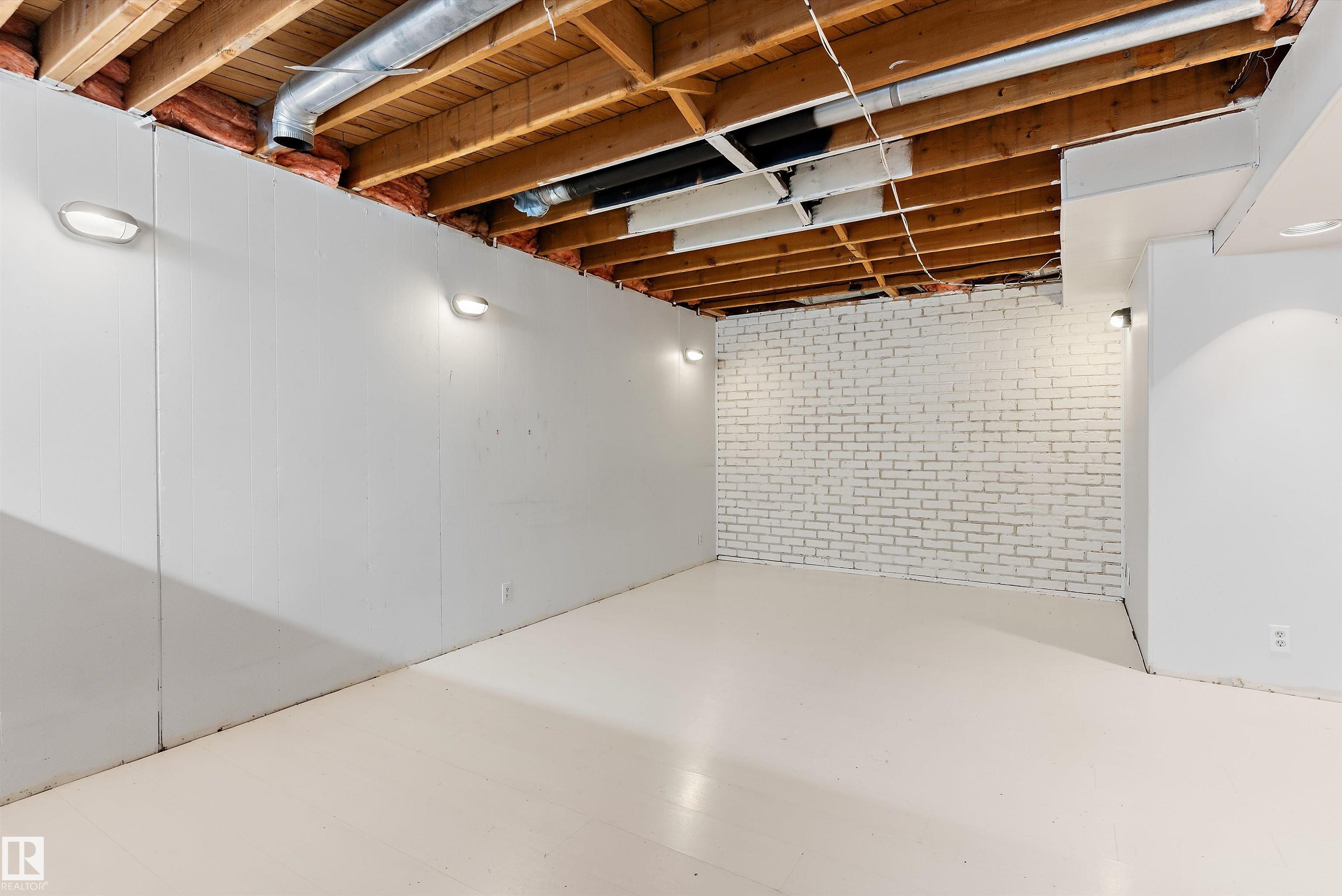 Photo 31 at 10930 Beaumaris Road NW, Lorelei, Edmonton