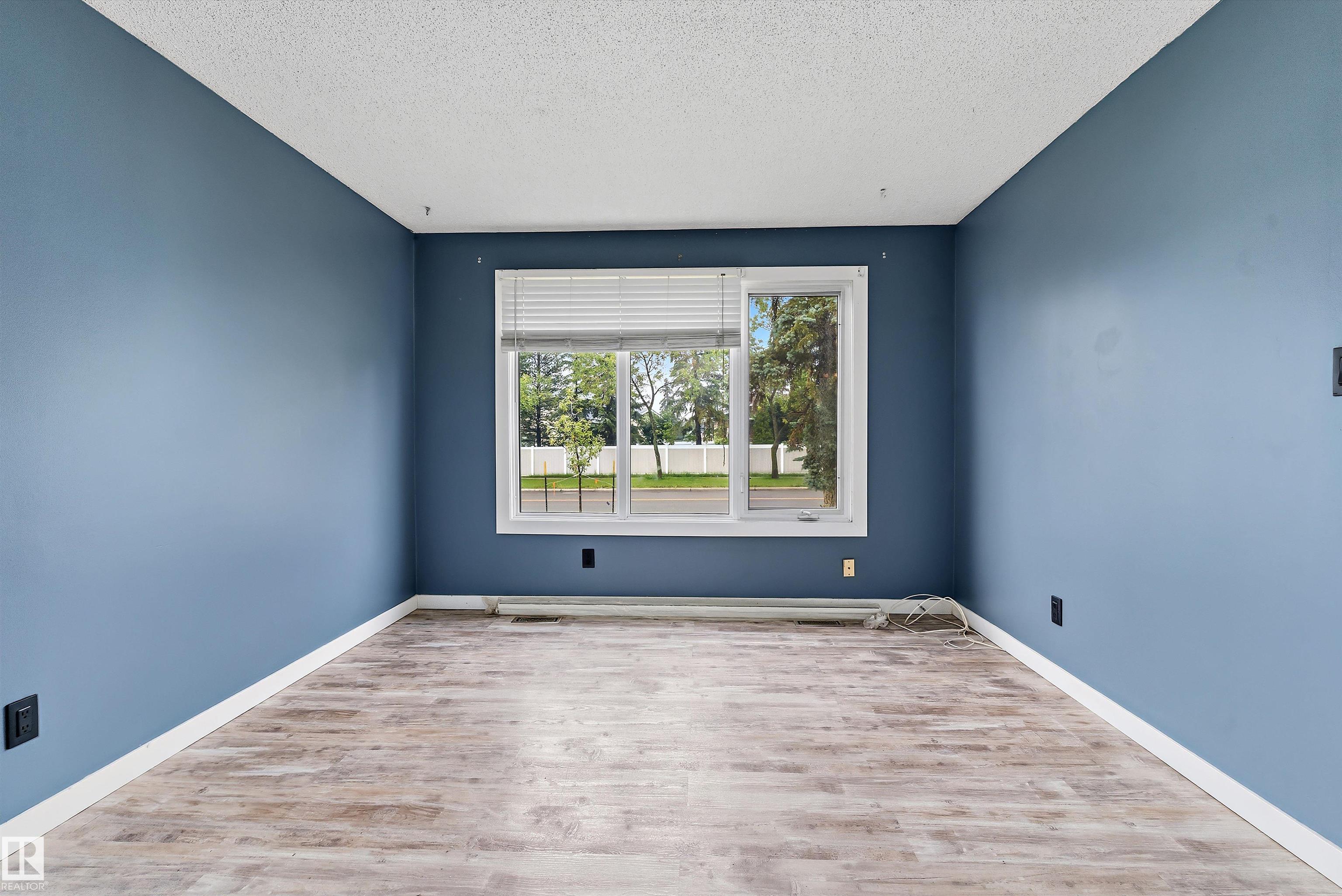 Photo 6 at 10930 Beaumaris Road NW, Lorelei, Edmonton
