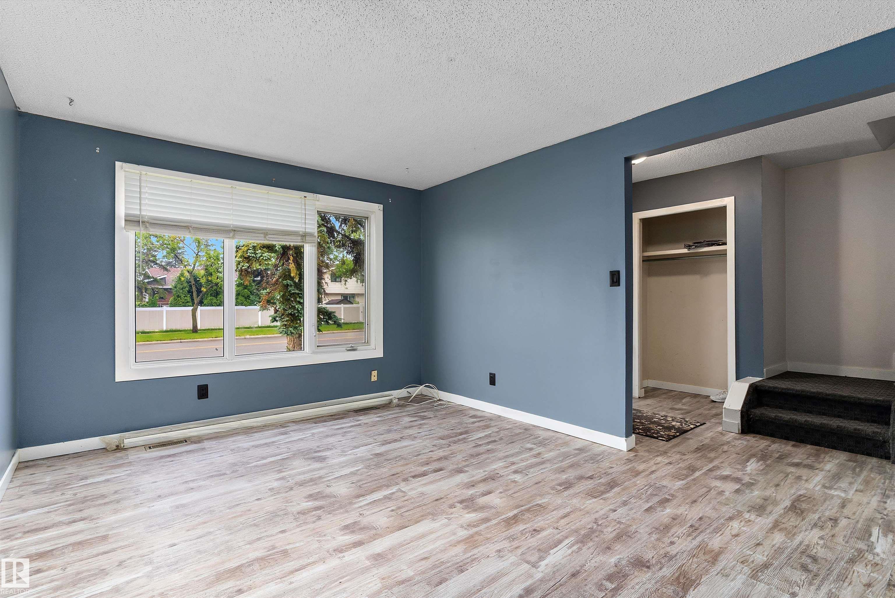 Photo 7 at 10930 Beaumaris Road NW, Lorelei, Edmonton