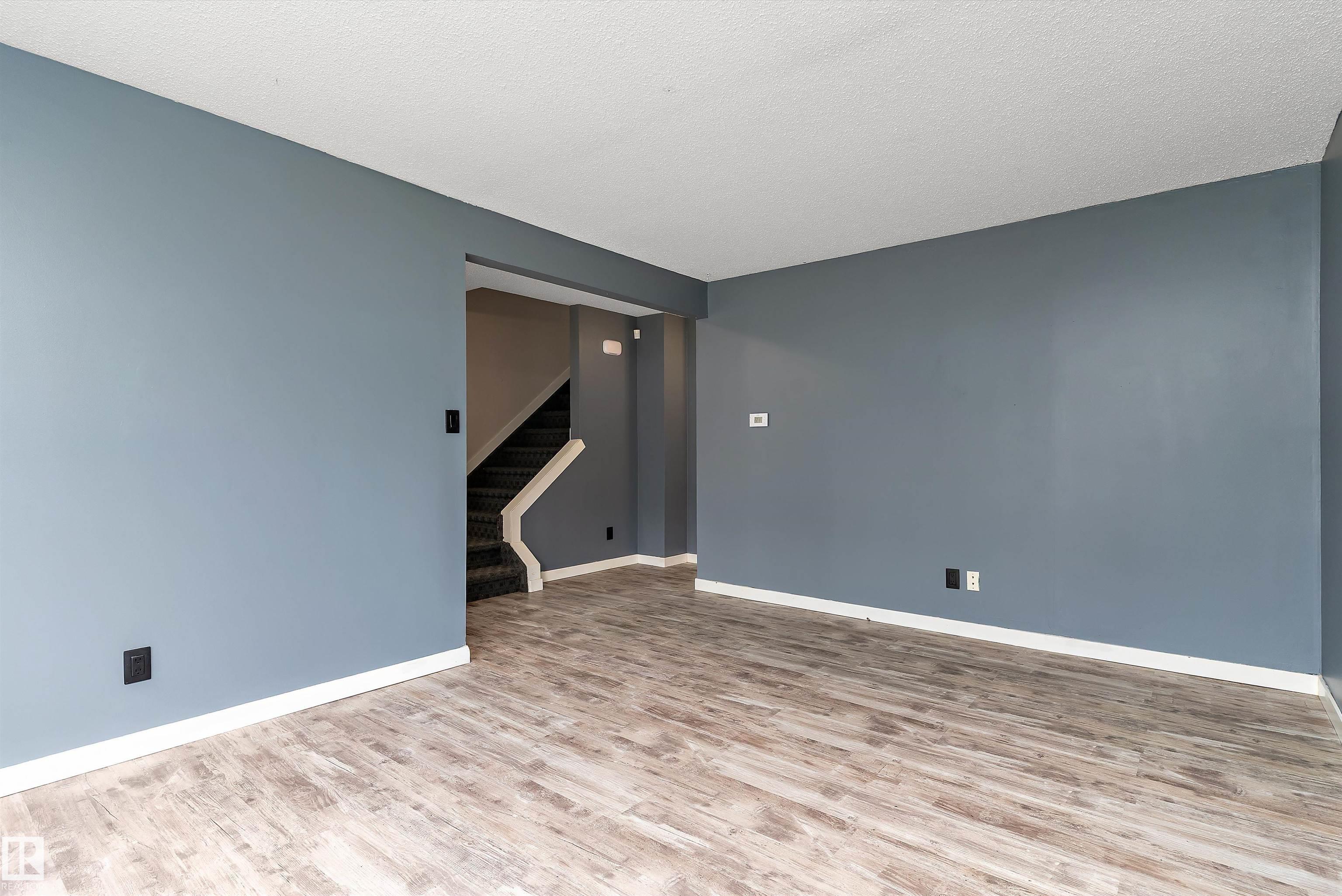 Photo 8 at 10930 Beaumaris Road NW, Lorelei, Edmonton