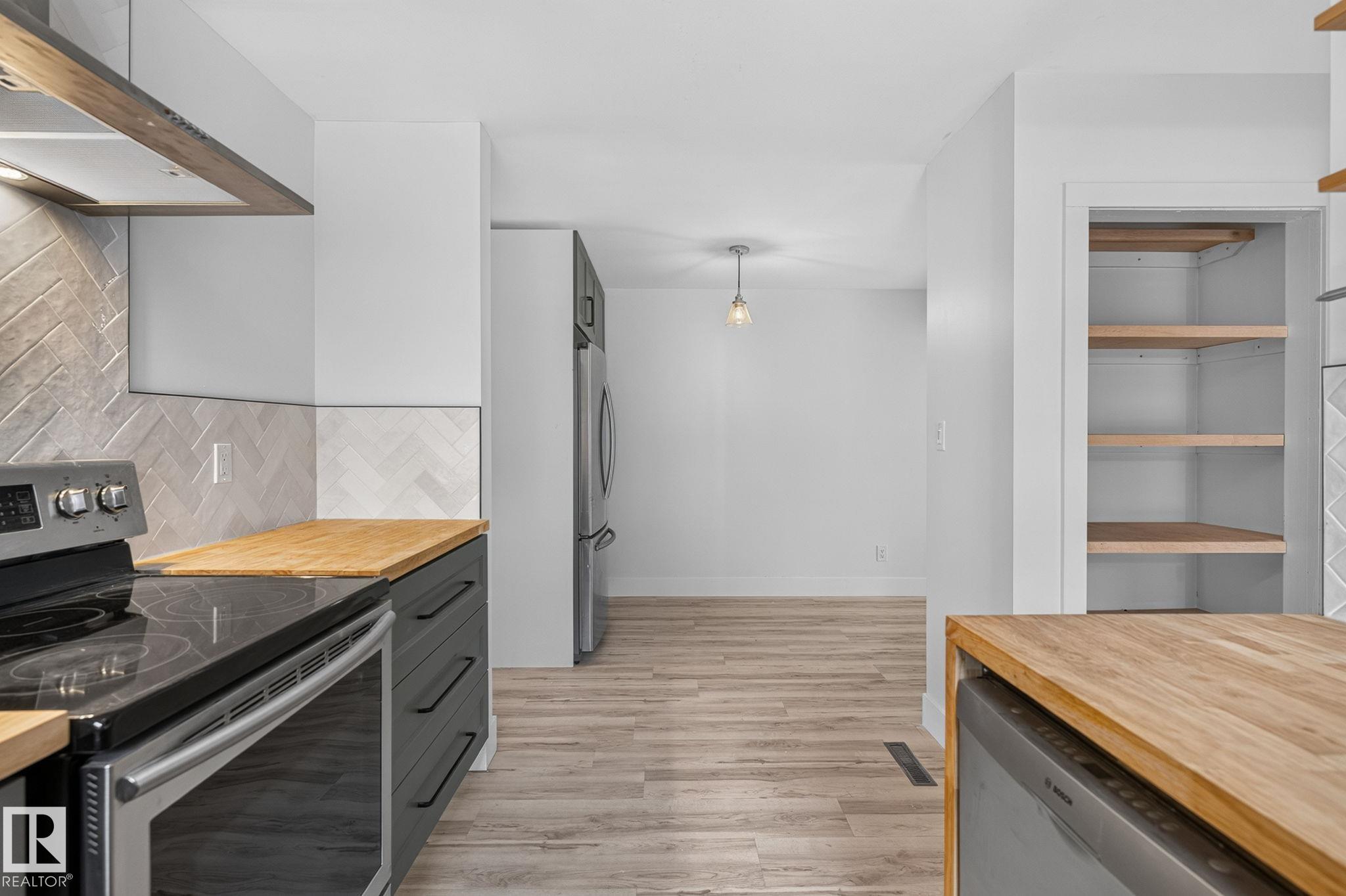 https://zimg.paragon.ice.com/ParagonImages/Property/PM/RAE/225412899/17/0/0/1676b93b0acea4163bc9d9ea387cf4e1/1/218d4a41ef1de0e4fdcd1c8096fff573/225412899-570b2553-d1b0-4c5c-b9b9-07341cb48662.JPG