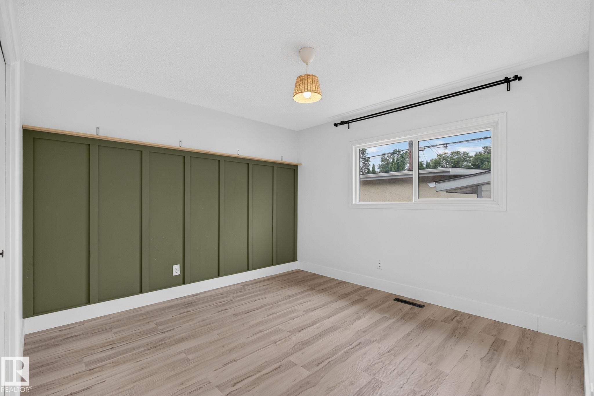 https://zimg.paragon.ice.com/ParagonImages/Property/PM/RAE/225412899/30/0/0/f434f22ab432646b202273a92ad47672/1/218d4a41ef1de0e4fdcd1c8096fff573/225412899-2635a31c-2b3a-4270-a15f-878322d40681.JPG