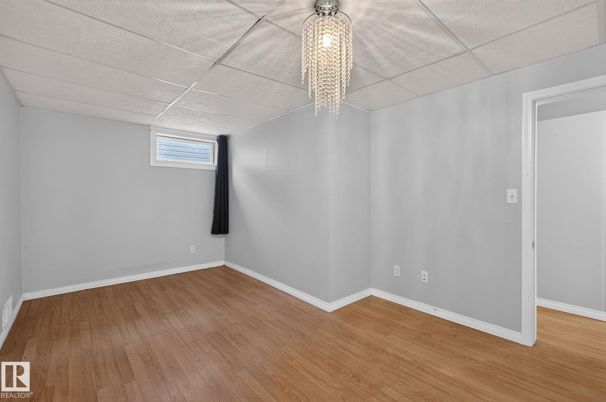 https://zimg.paragon.ice.com/ParagonImages/Property/PM/RAE/225412899/49/0/0/2d6231675a7da6b11b1c00d380aa70fd/1/218d4a41ef1de0e4fdcd1c8096fff573/225412899-0aafbb42-4370-4e11-b1e6-0db88cc8b088.JPG