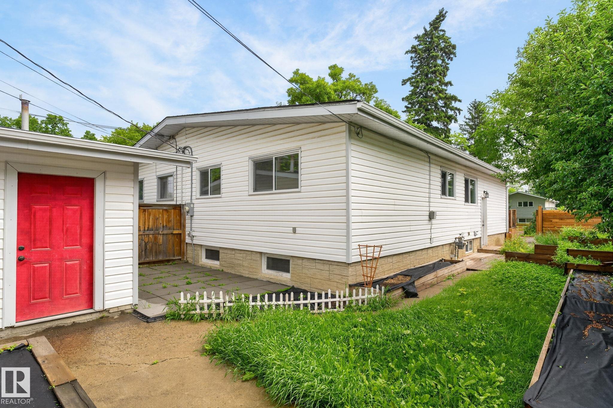 https://zimg.paragon.ice.com/ParagonImages/Property/PM/RAE/225412899/64/0/0/eb1a00cc611d907e148dabd7af138fa1/1/218d4a41ef1de0e4fdcd1c8096fff573/225412899-2b62959a-b1a5-43ed-950b-cce8c2549cb9.JPG
