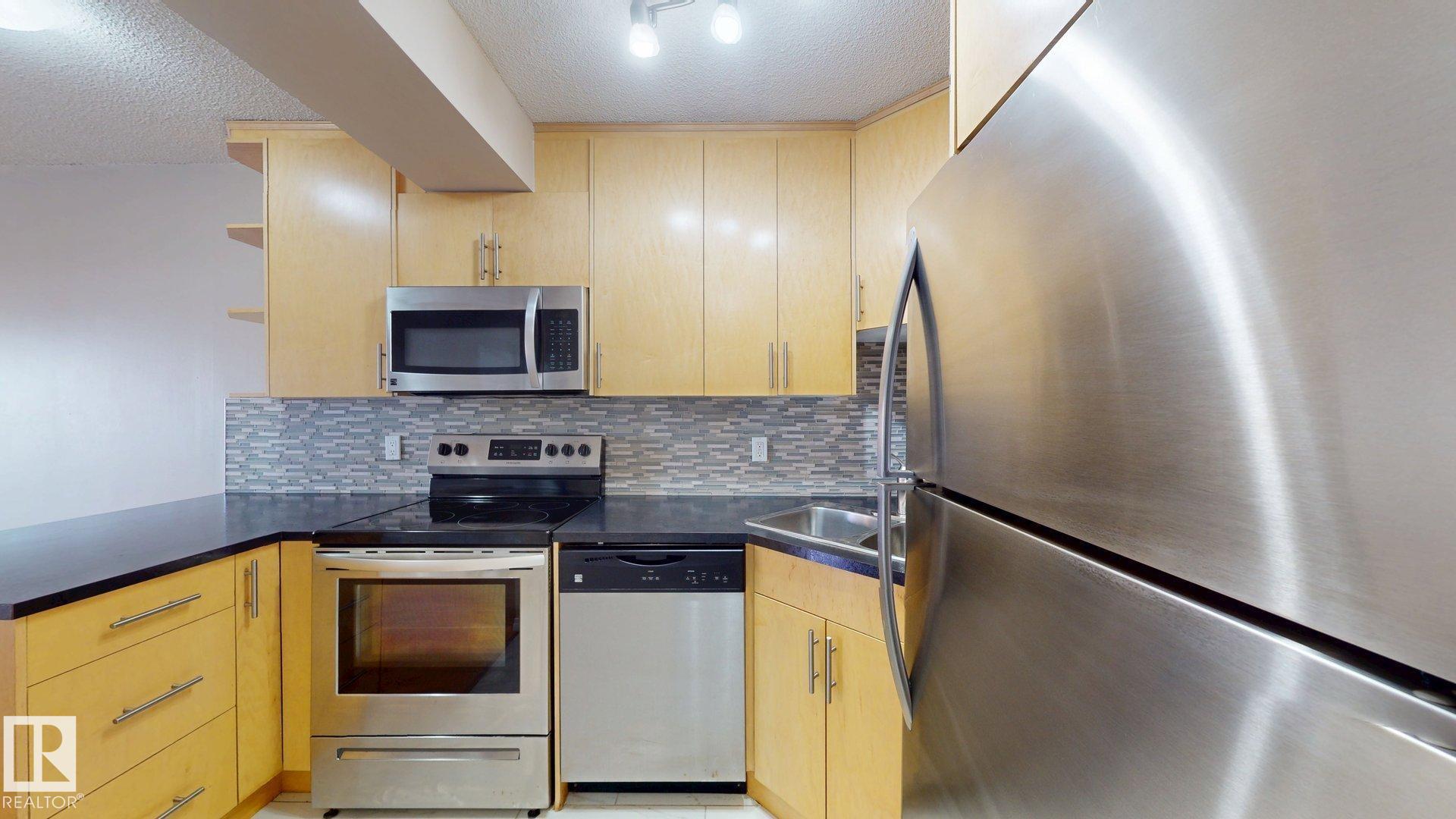 307 - 10140 120 Street NW, Wîhkwêntôwin, Edmonton