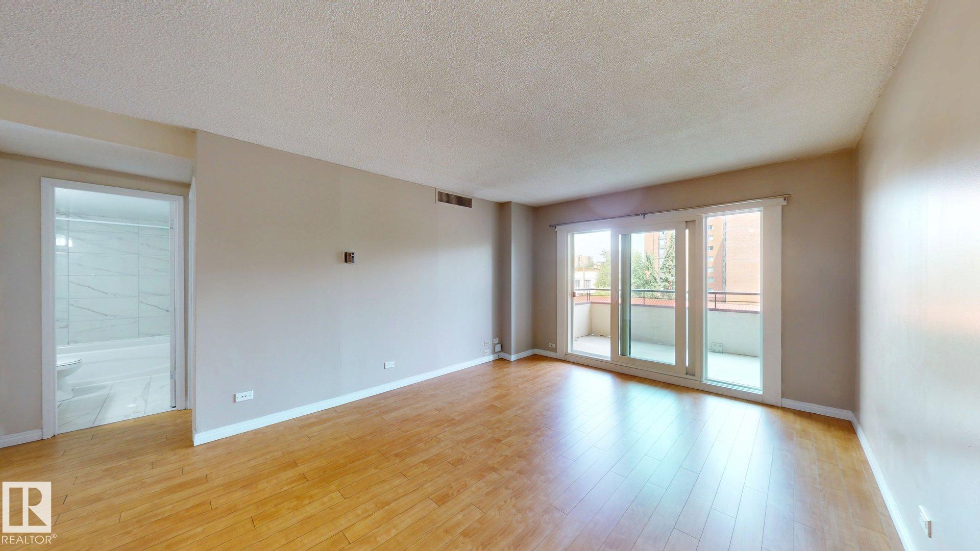 307 - 10140 120 Street NW, Wîhkwêntôwin, Edmonton