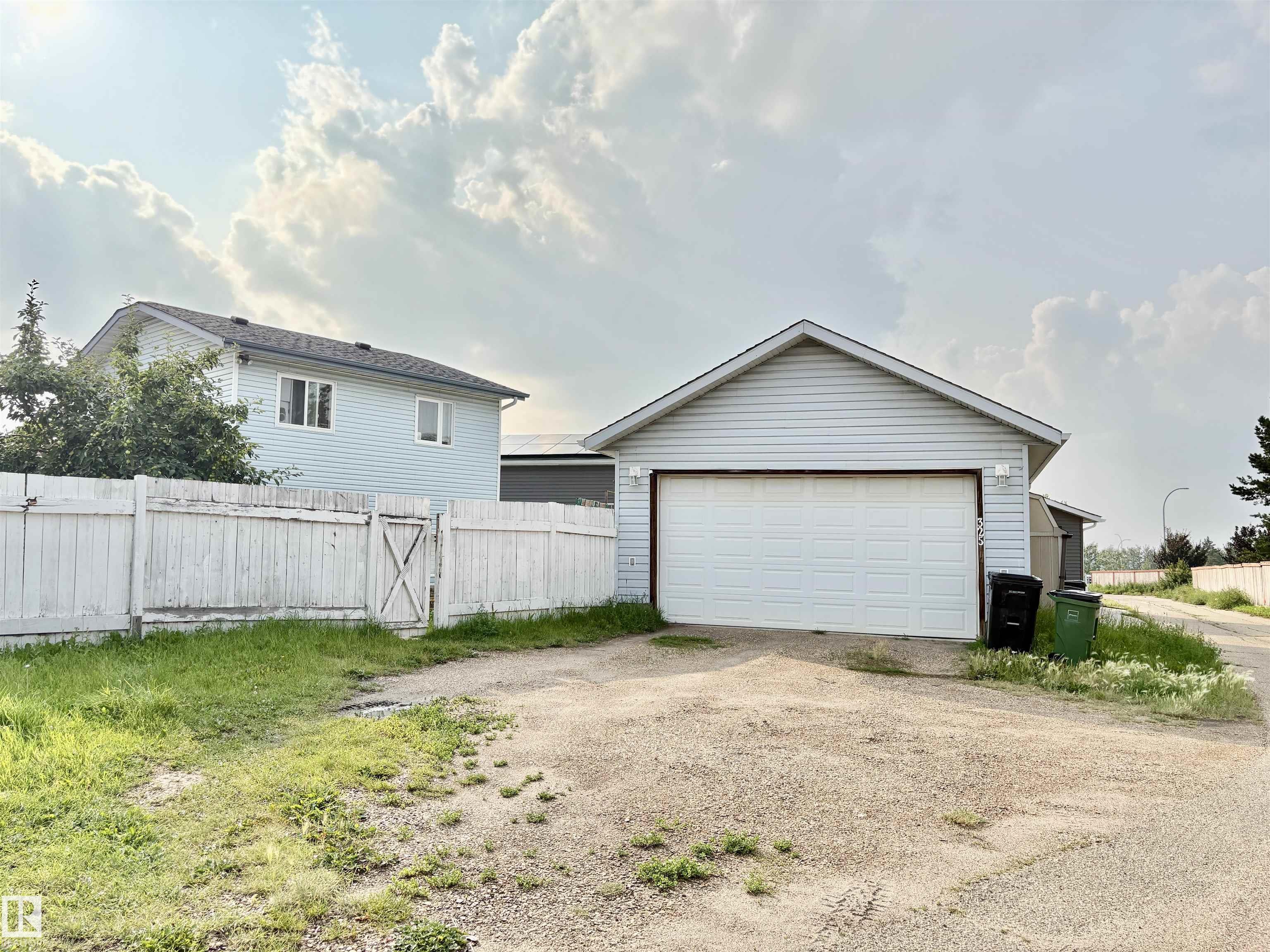 Photo 48 at 325 Kline Crescent NW, Kiniski Gardens, Edmonton