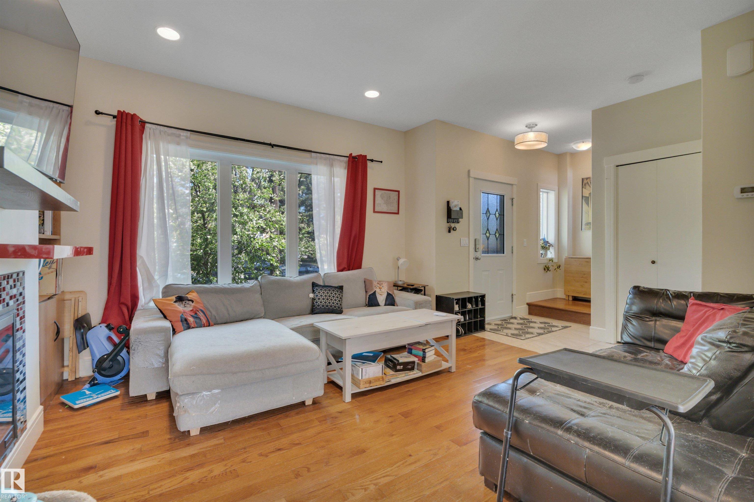 Listing photo thumbnail